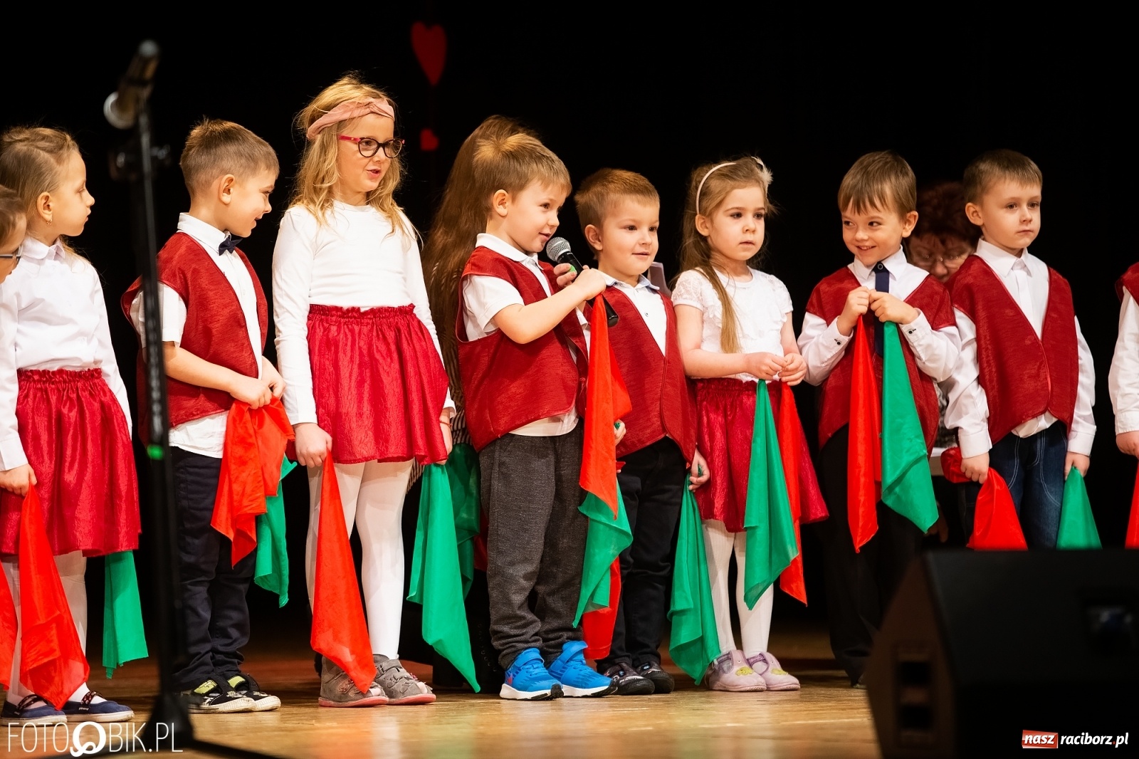 Zdjęcie w galerii na portalu naszraciborz.pl: Dzień Babci i Dziadka w Raciborskim Centrum Kultury wiadomości z regionu