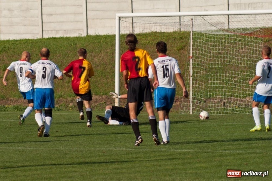 Zdjęcie w galerii na portalu naszraciborz.pl: Hit A klasy dla Bukowa wiadomości z regionu