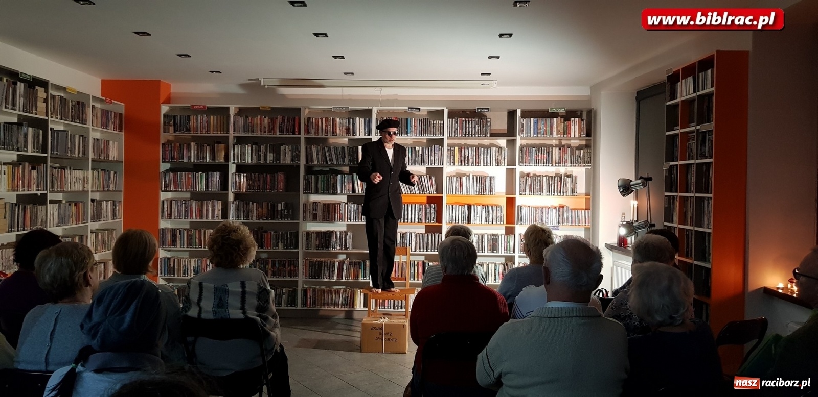 Zdjęcie w galerii na portalu naszraciborz.pl: Sklepy cynamonowe w bibliotece na Ostrogu  wiadomości z regionu