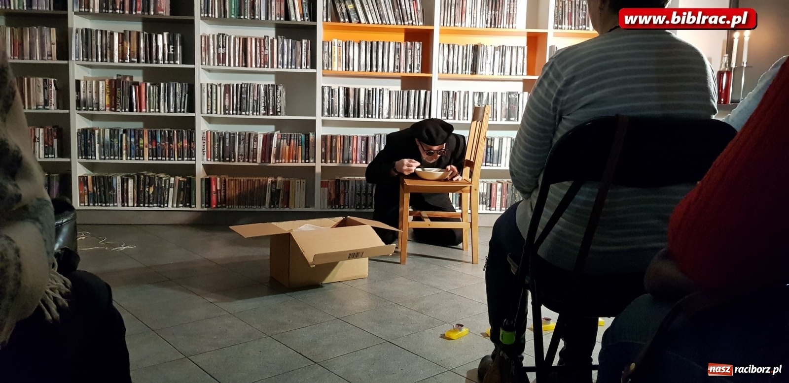 Zdjęcie w galerii na portalu naszraciborz.pl: Sklepy cynamonowe w bibliotece na Ostrogu  wiadomości z regionu