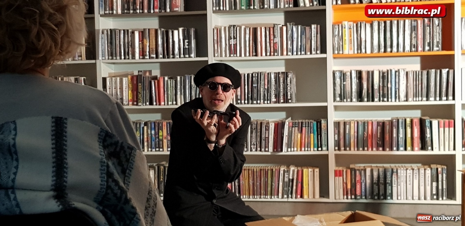 Zdjęcie w galerii na portalu naszraciborz.pl: Sklepy cynamonowe w bibliotece na Ostrogu  wiadomości z regionu