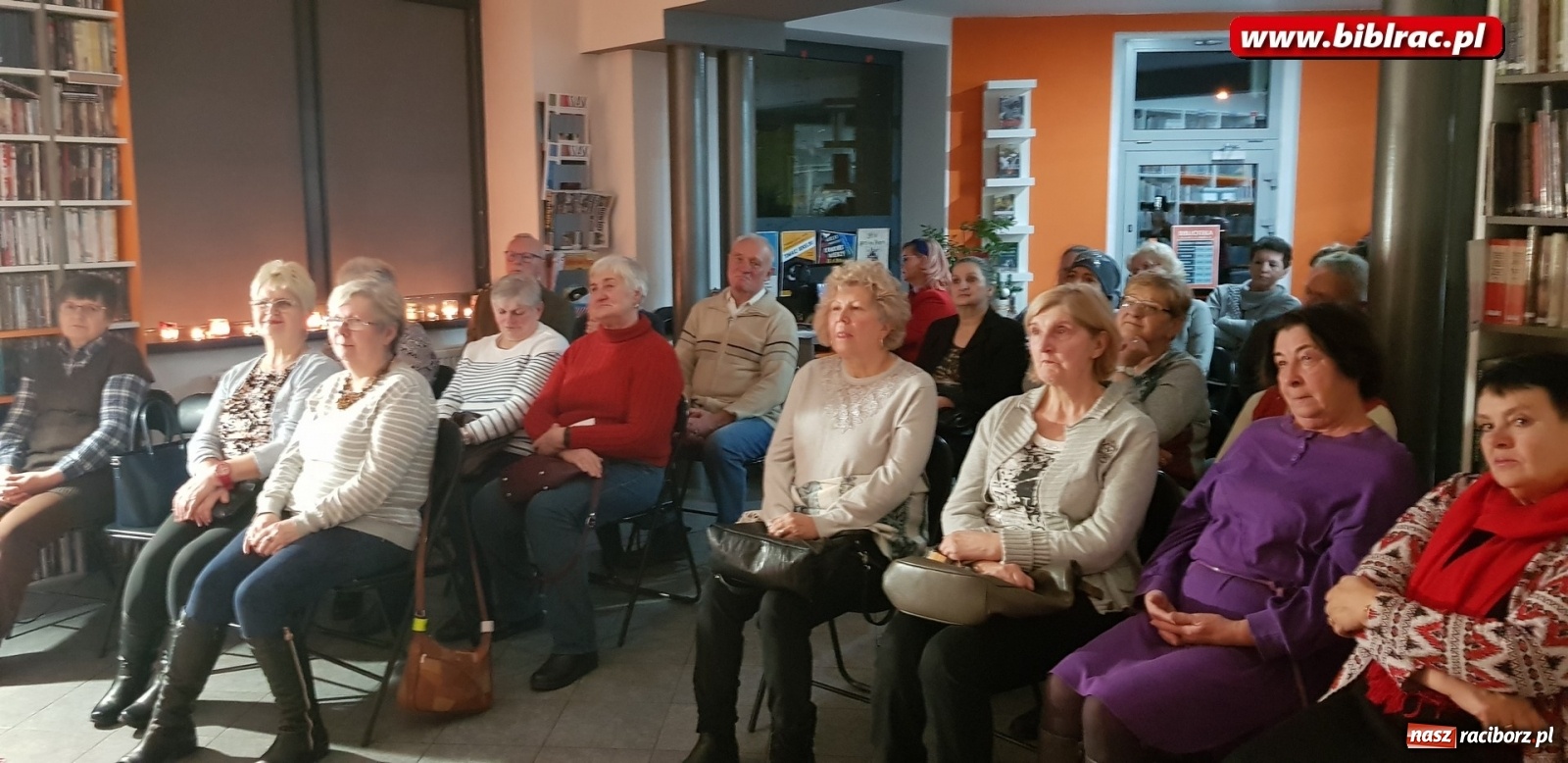 Zdjęcie w galerii na portalu naszraciborz.pl: Sklepy cynamonowe w bibliotece na Ostrogu  wiadomości z regionu