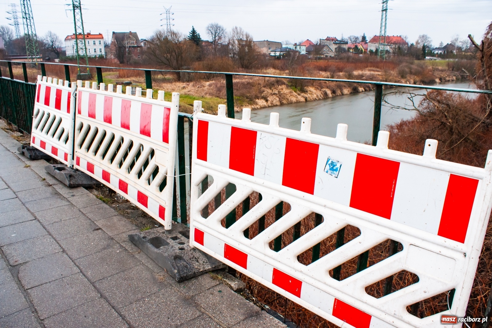 Zdjęcie w galerii na portalu naszraciborz.pl: Most na Piaskowej wieje grozą [FOTO] wiadomości z regionu