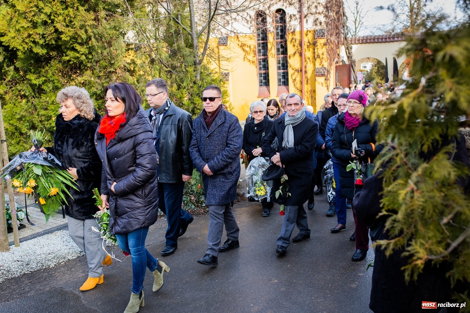Zdjęcie w galerii na portalu naszraciborz.pl: Na cmentarzu Jeruzalem pożegnano śp. mecenasa Jana Michała Stuchlego wiadomości z regionu