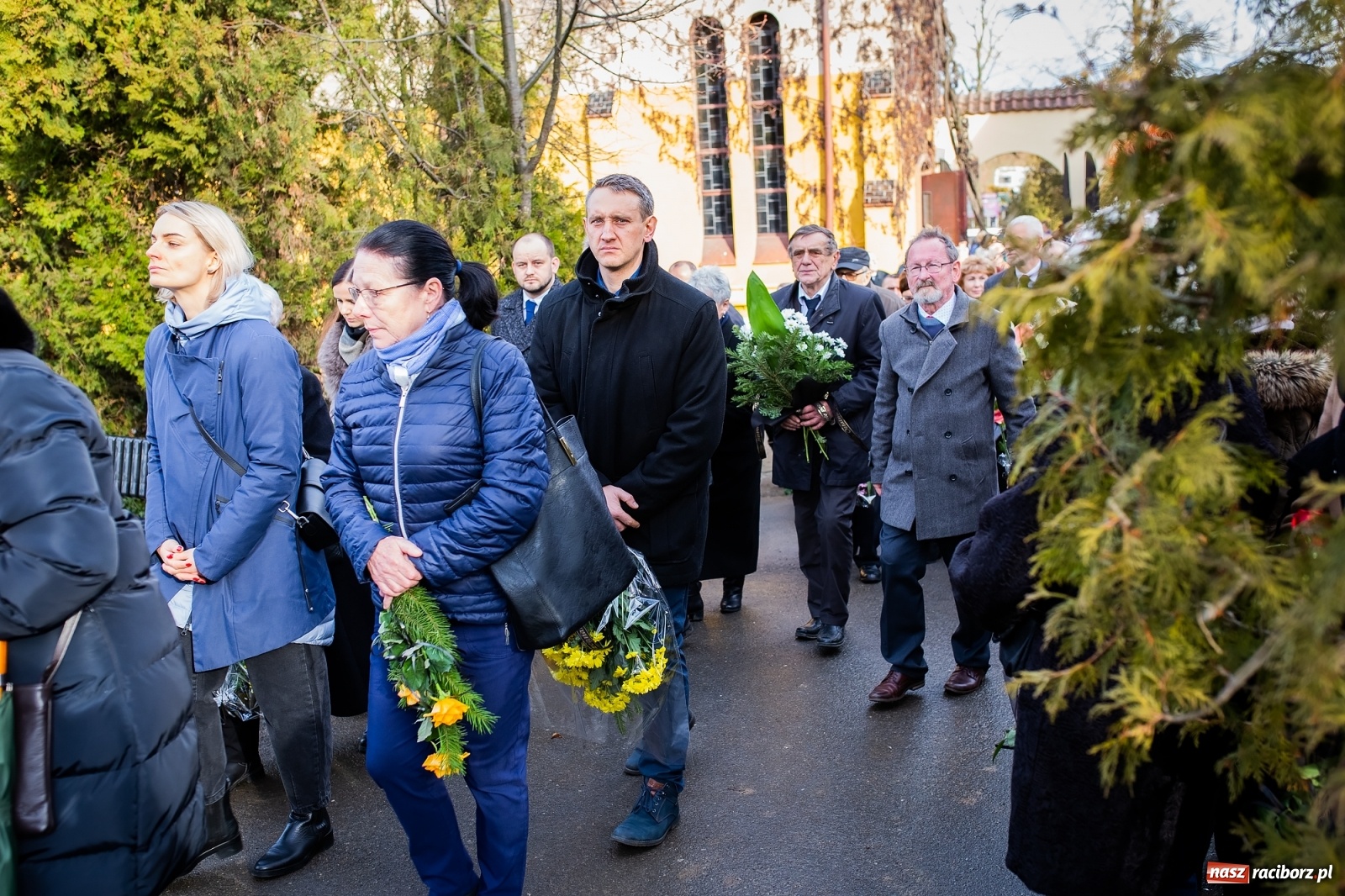 Zdjęcie w galerii na portalu naszraciborz.pl: Na cmentarzu Jeruzalem pożegnano śp. mecenasa Jana Michała Stuchlego wiadomości z regionu