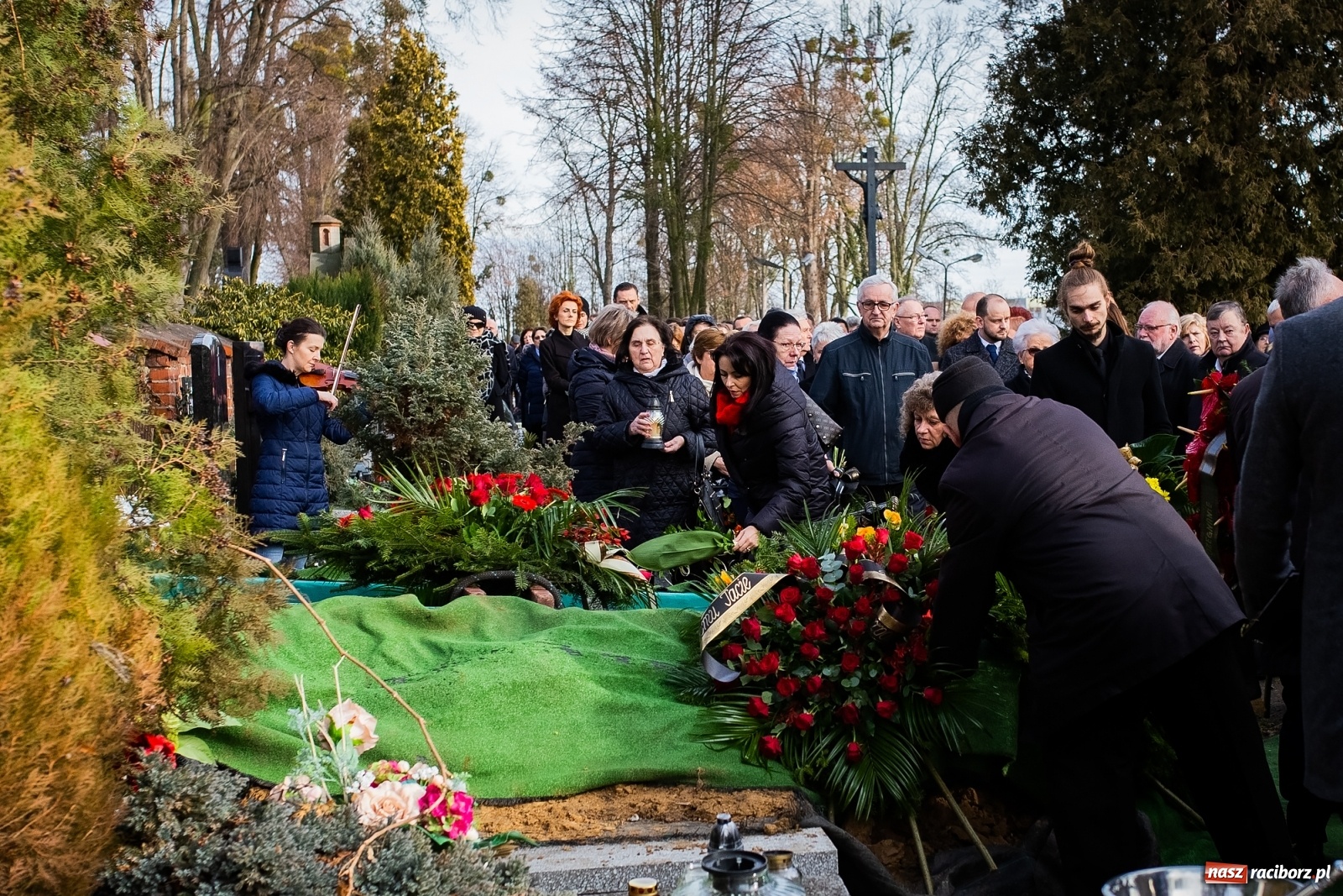 Zdjęcie w galerii na portalu naszraciborz.pl: Na cmentarzu Jeruzalem pożegnano śp. mecenasa Jana Michała Stuchlego wiadomości z regionu