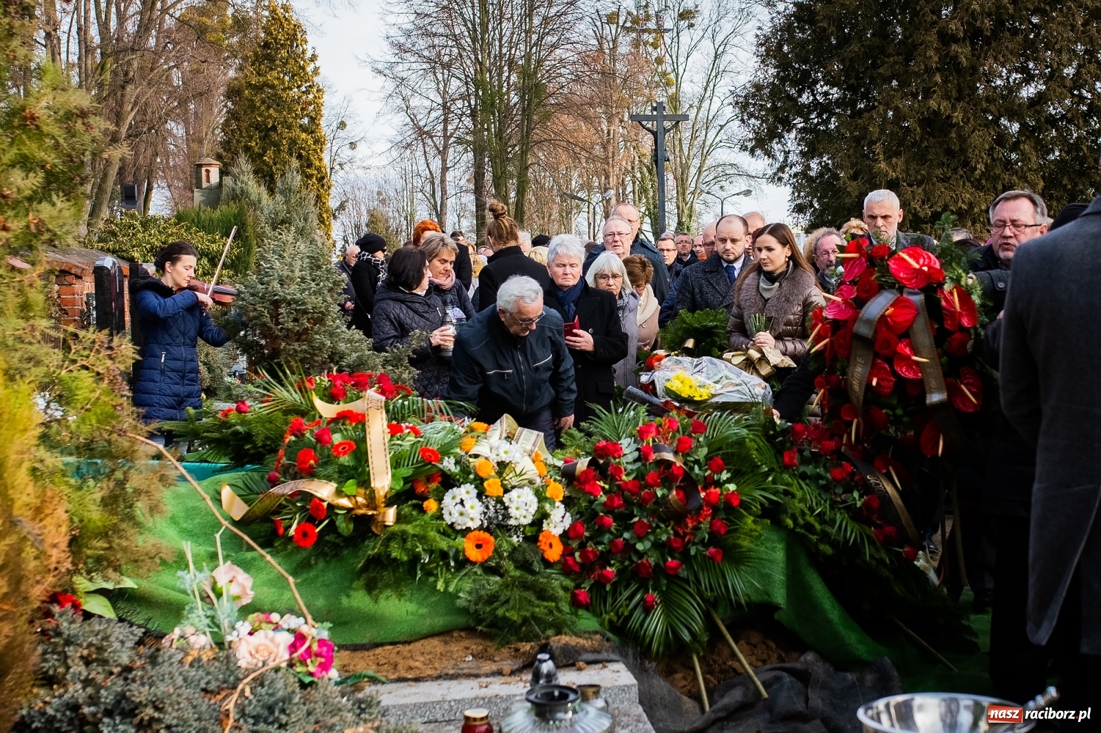 Zdjęcie w galerii na portalu naszraciborz.pl: Na cmentarzu Jeruzalem pożegnano śp. mecenasa Jana Michała Stuchlego wiadomości z regionu