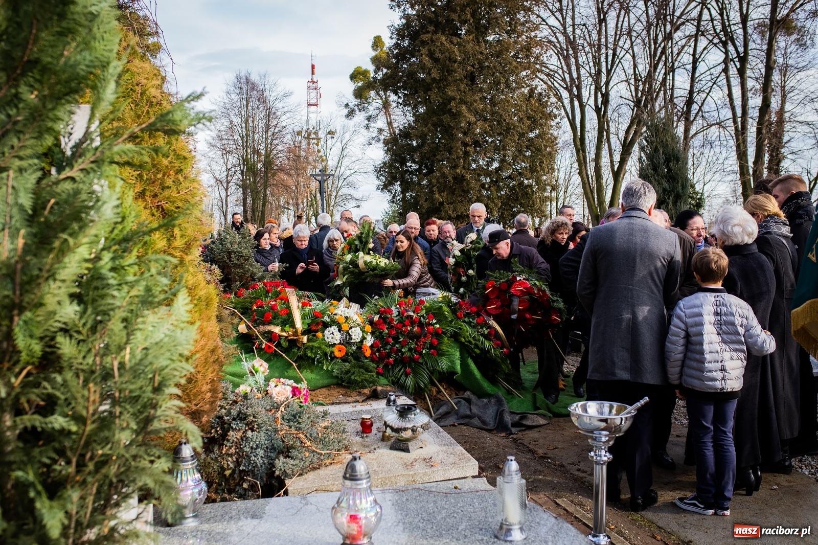 Zdjęcie w galerii na portalu naszraciborz.pl: Na cmentarzu Jeruzalem pożegnano śp. mecenasa Jana Michała Stuchlego wiadomości z regionu