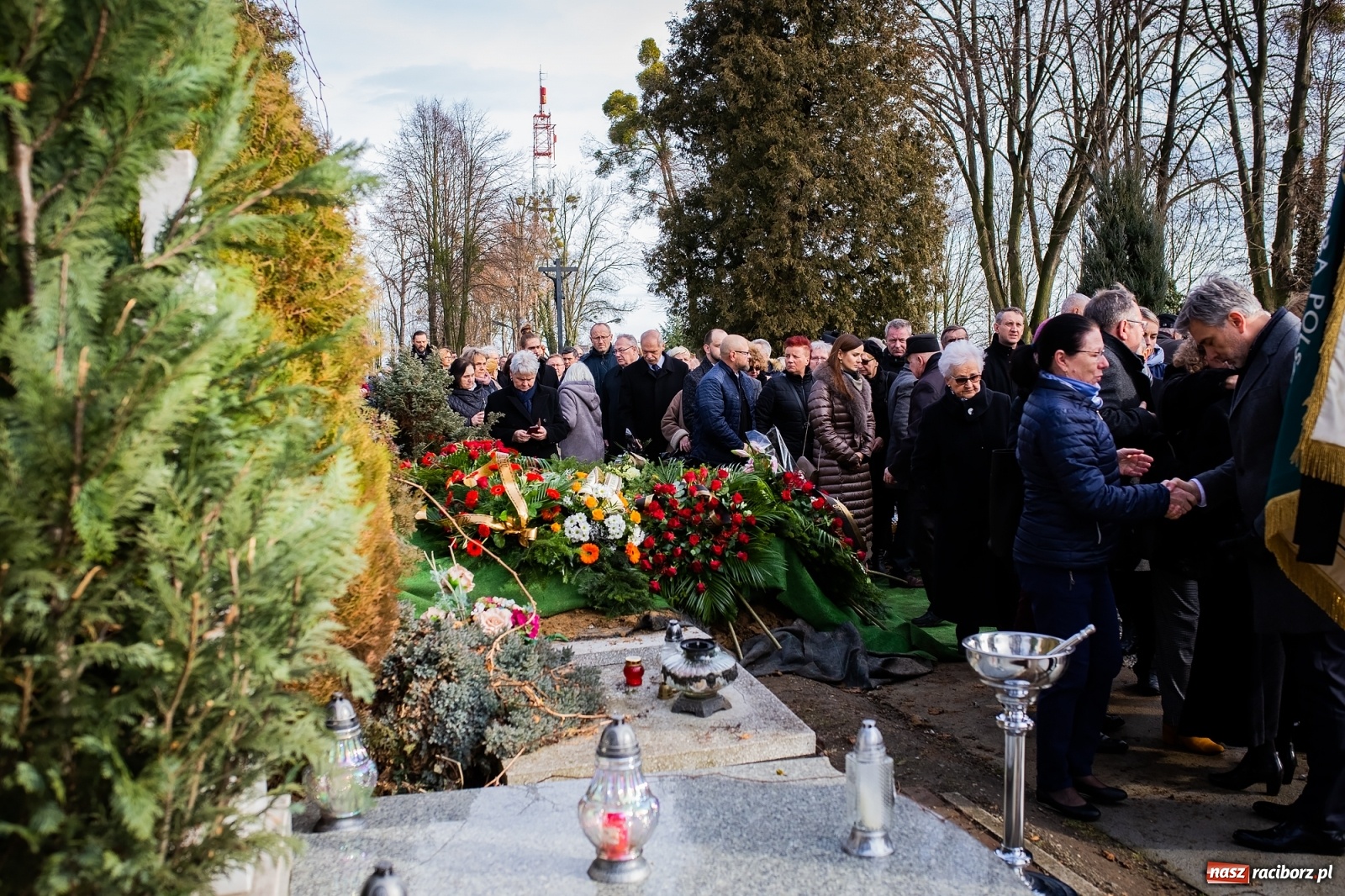 Zdjęcie w galerii na portalu naszraciborz.pl: Na cmentarzu Jeruzalem pożegnano śp. mecenasa Jana Michała Stuchlego wiadomości z regionu