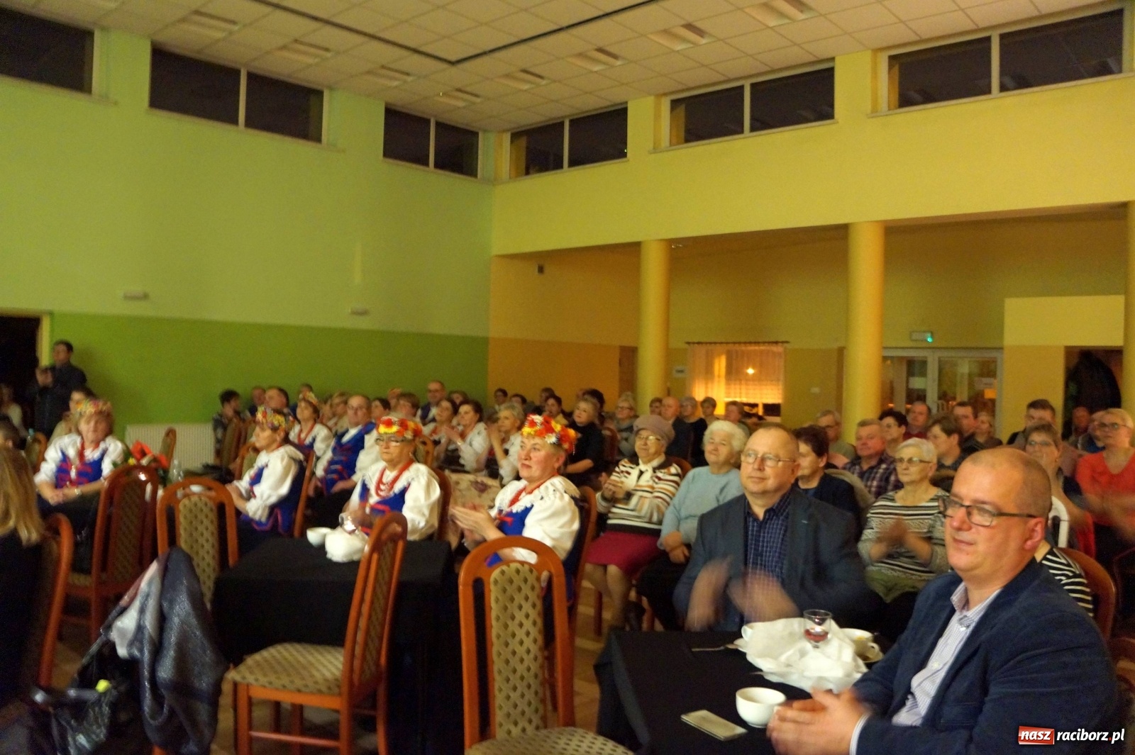 Zdjęcie w galerii na portalu naszraciborz.pl: Radosne pieśni bożonarodzeniowe zabrzmiały w Kobyli wiadomości z regionu