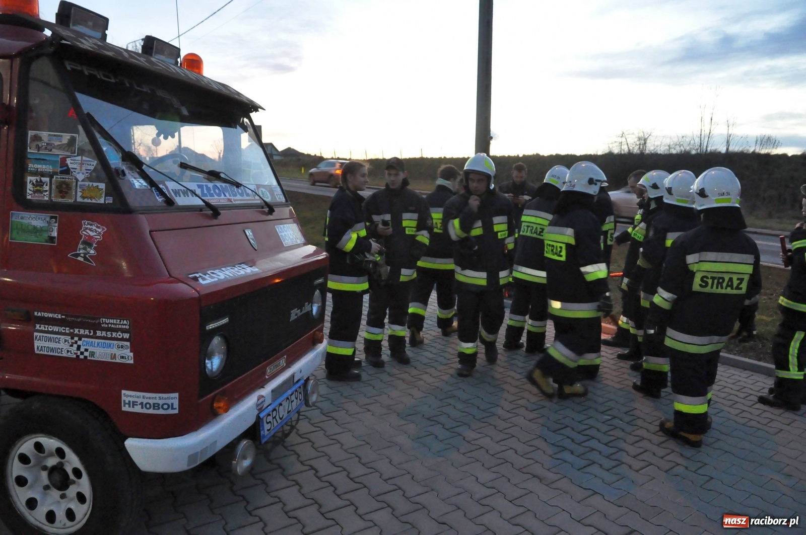 Zdjęcie w galerii na portalu naszraciborz.pl: Strażacy z Raciborza-Sudoła przywitali nowy ciężki wóz bojowy [FOTO i WIDEO] wiadomości z regionu
