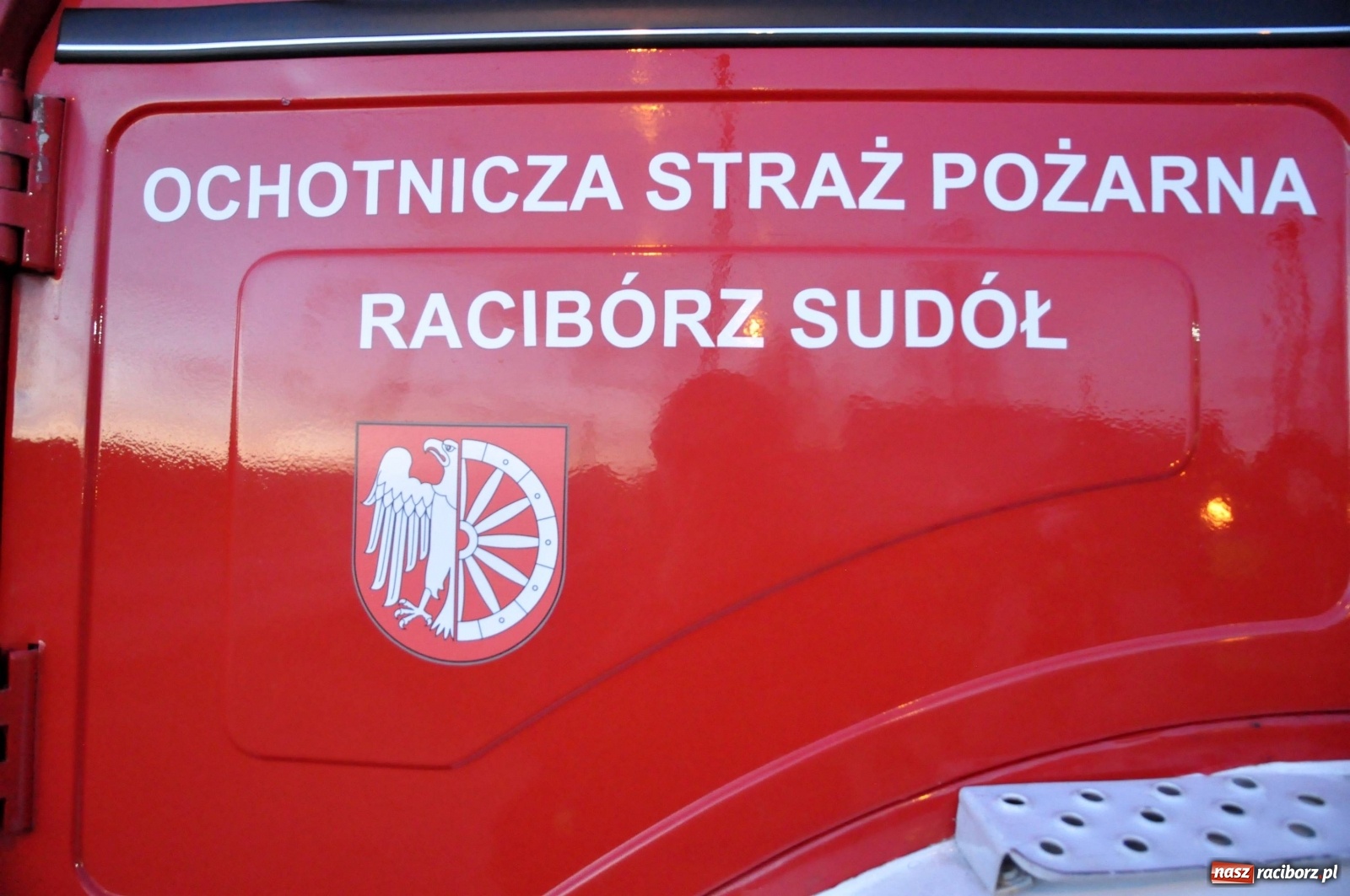 Zdjęcie w galerii na portalu naszraciborz.pl: Strażacy z Raciborza-Sudoła przywitali nowy ciężki wóz bojowy [FOTO i WIDEO] wiadomości z regionu