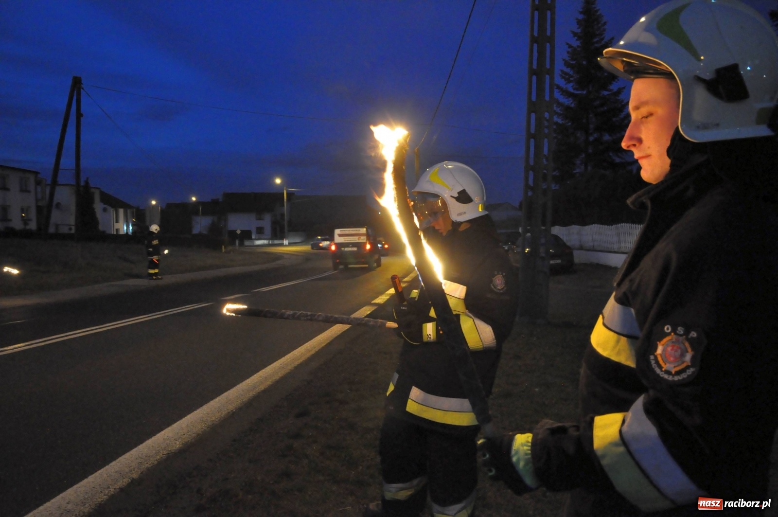 Zdjęcie w galerii na portalu naszraciborz.pl: Strażacy z Raciborza-Sudoła przywitali nowy ciężki wóz bojowy [FOTO i WIDEO] wiadomości z regionu