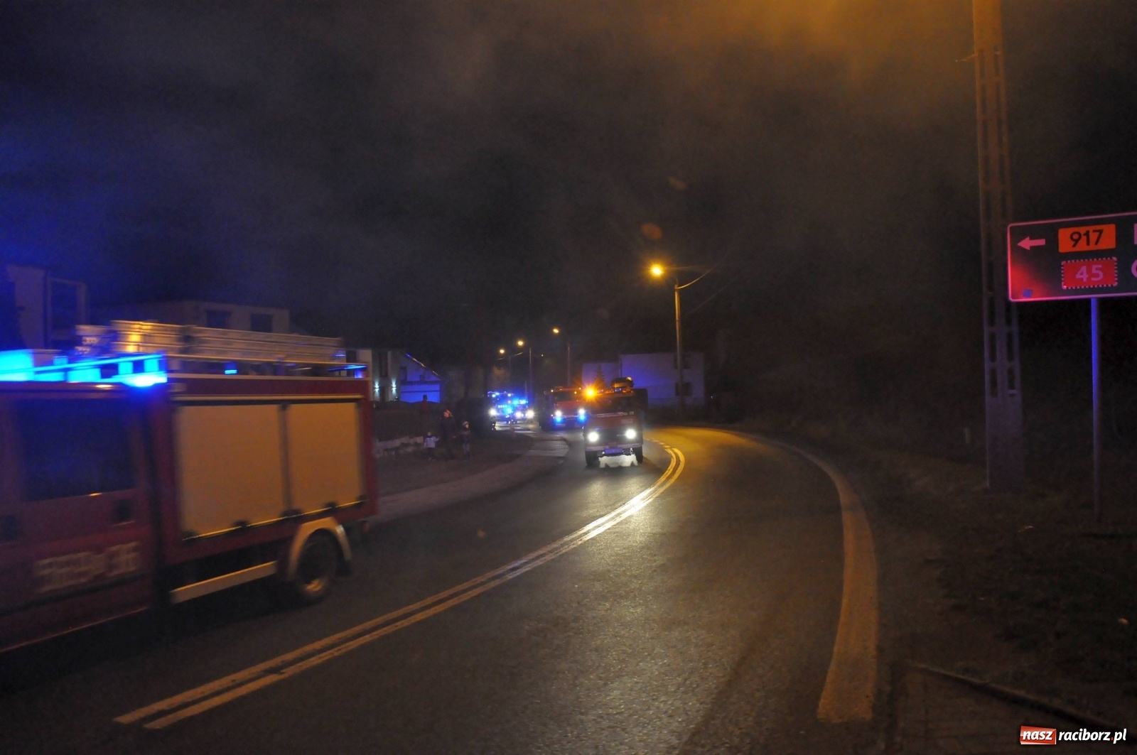 Zdjęcie w galerii na portalu naszraciborz.pl: Strażacy z Raciborza-Sudoła przywitali nowy ciężki wóz bojowy [FOTO i WIDEO] wiadomości z regionu