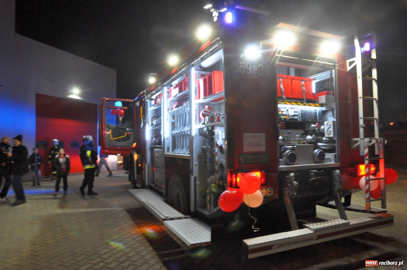 Zdjęcie w galerii na portalu naszraciborz.pl: Strażacy z Raciborza-Sudoła przywitali nowy ciężki wóz bojowy [FOTO i WIDEO] wiadomości z regionu