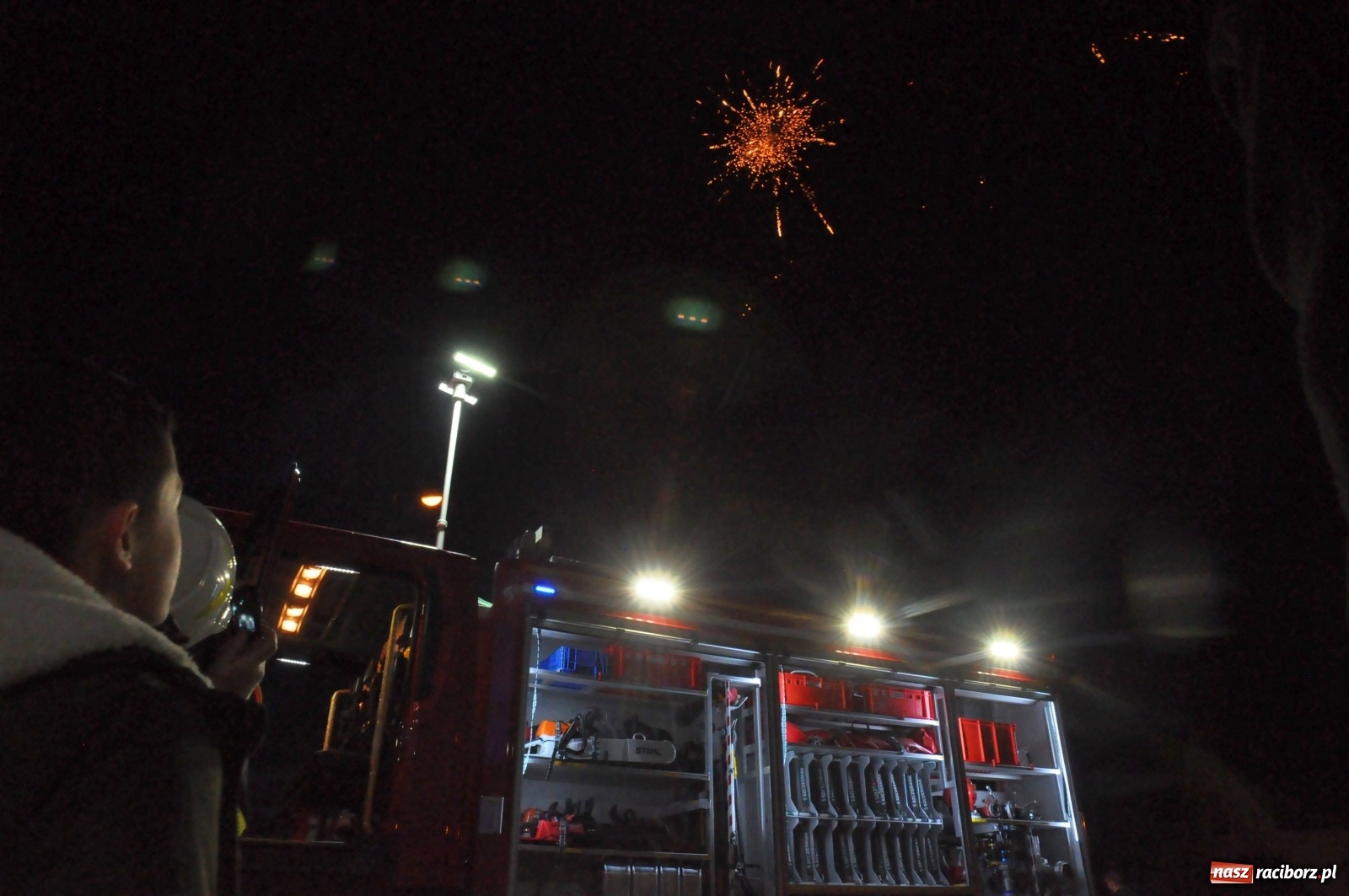 Zdjęcie w galerii na portalu naszraciborz.pl: Strażacy z Raciborza-Sudoła przywitali nowy ciężki wóz bojowy [FOTO i WIDEO] wiadomości z regionu