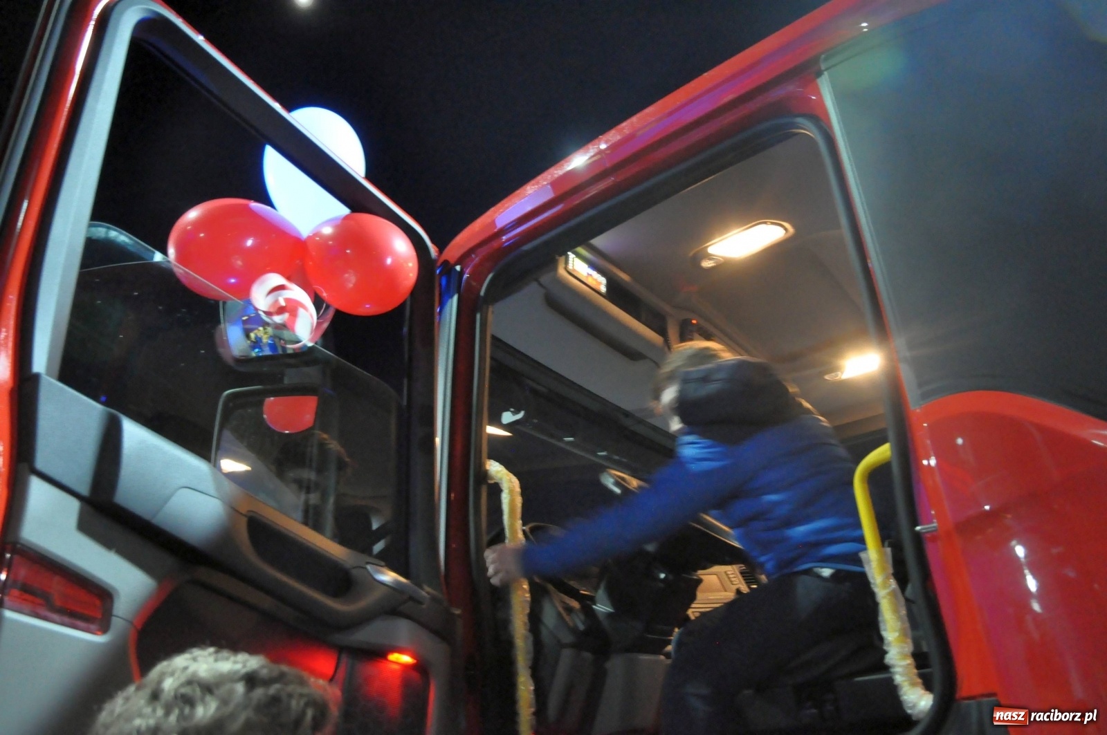 Zdjęcie w galerii na portalu naszraciborz.pl: Strażacy z Raciborza-Sudoła przywitali nowy ciężki wóz bojowy [FOTO i WIDEO] wiadomości z regionu