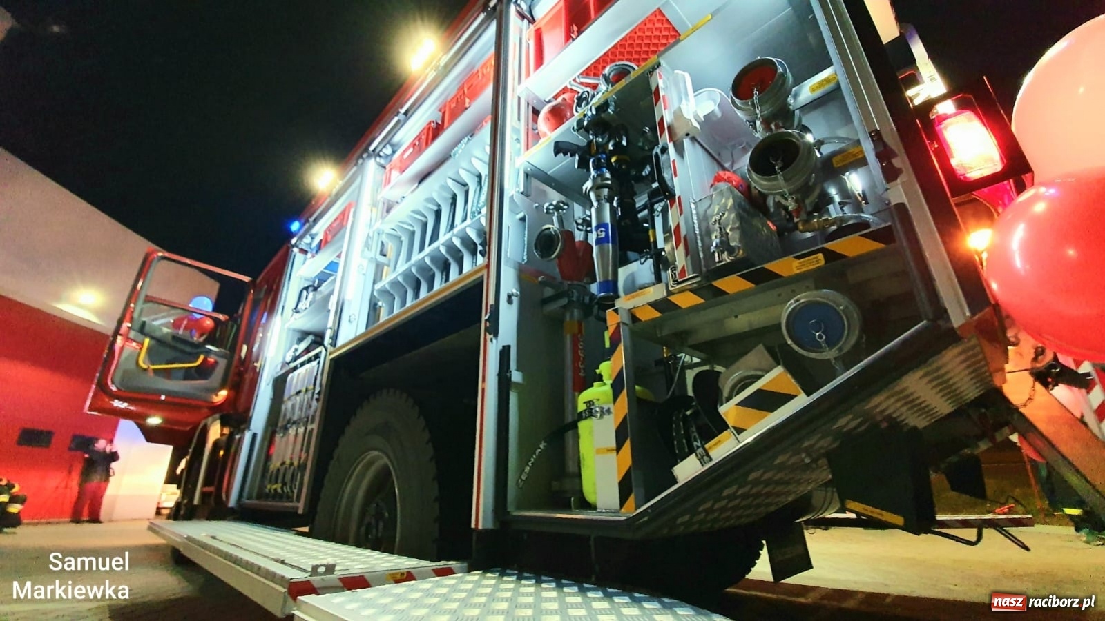 Zdjęcie w galerii na portalu naszraciborz.pl: Strażacy z Raciborza-Sudoła przywitali nowy ciężki wóz bojowy [FOTO i WIDEO] wiadomości z regionu