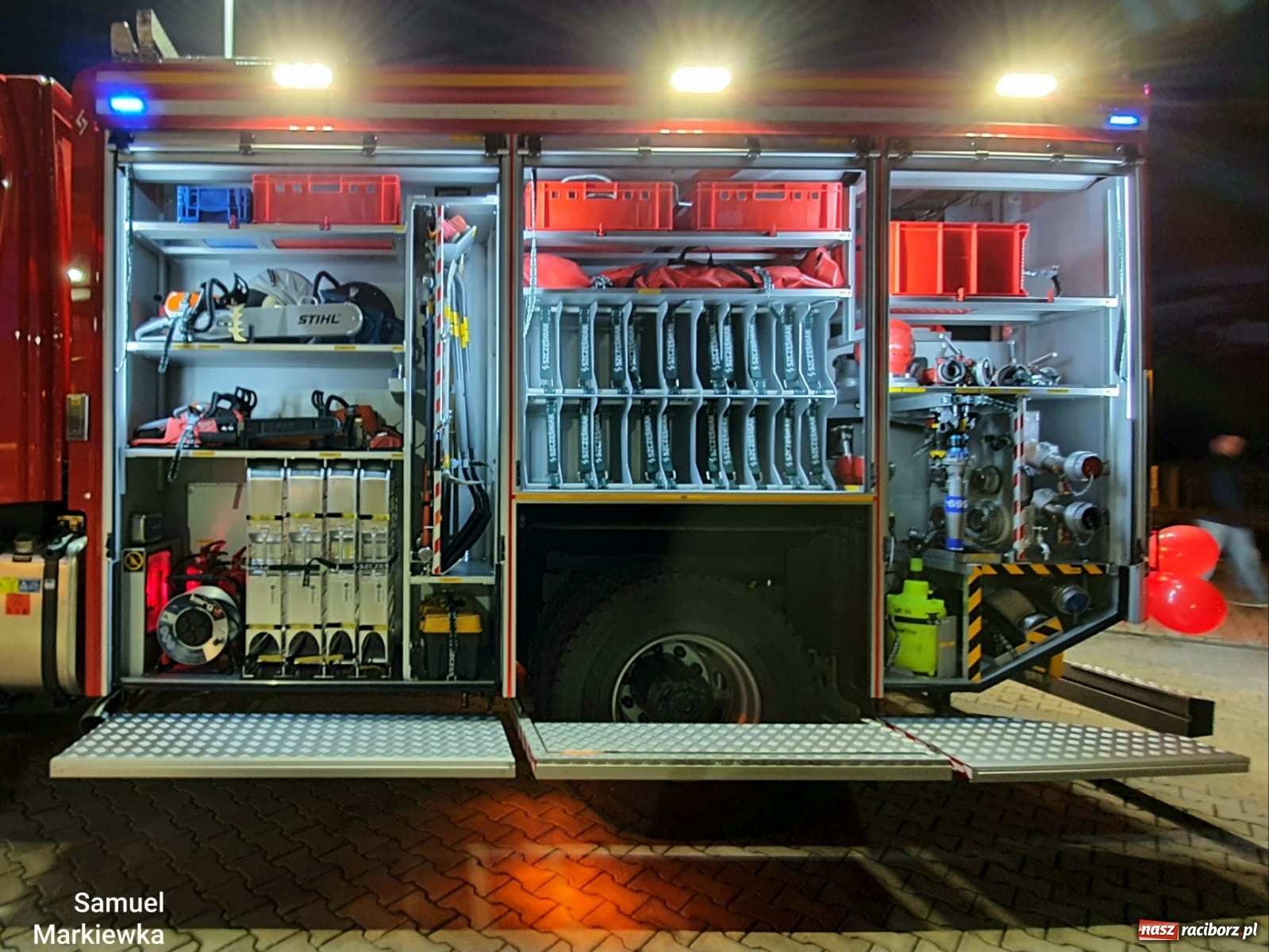 Zdjęcie w galerii na portalu naszraciborz.pl: Strażacy z Raciborza-Sudoła przywitali nowy ciężki wóz bojowy [FOTO i WIDEO] wiadomości z regionu