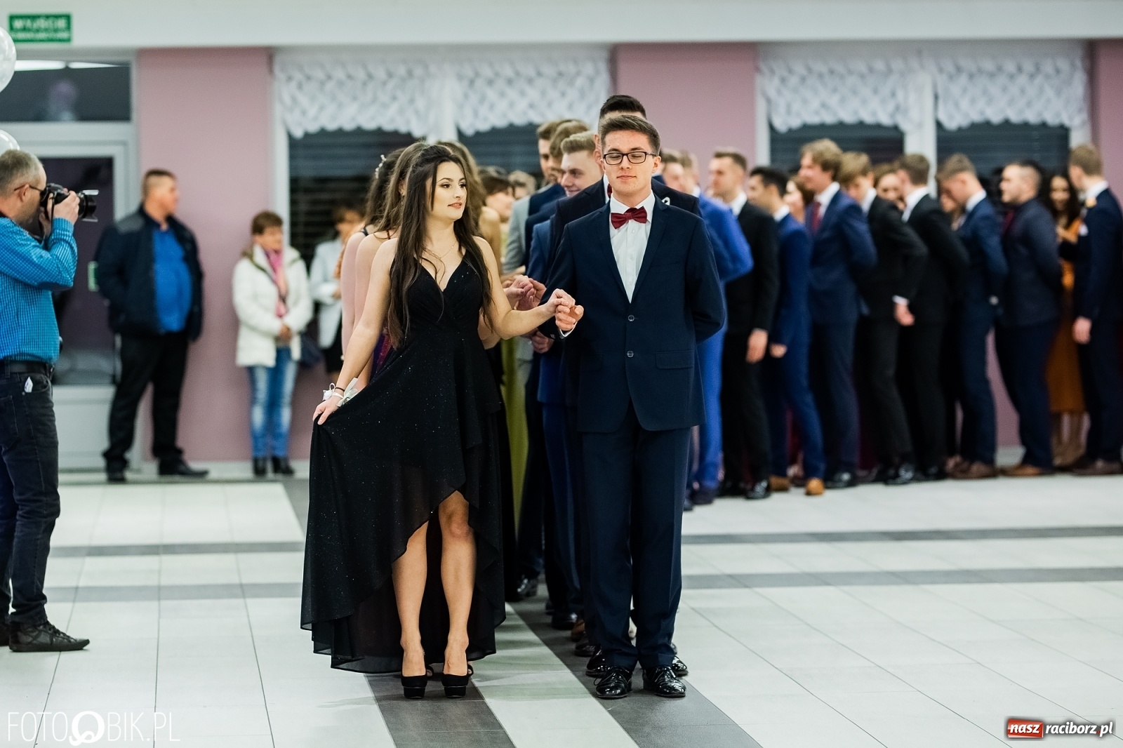 Zdjęcie w galerii na portalu naszraciborz.pl: Bal maturalny II LO w Zakrzowie [FOTO i WIDEO] wiadomości z regionu