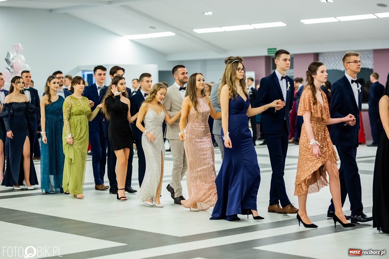 Zdjęcie w galerii na portalu naszraciborz.pl: Bal maturalny II LO w Zakrzowie [FOTO i WIDEO] wiadomości z regionu