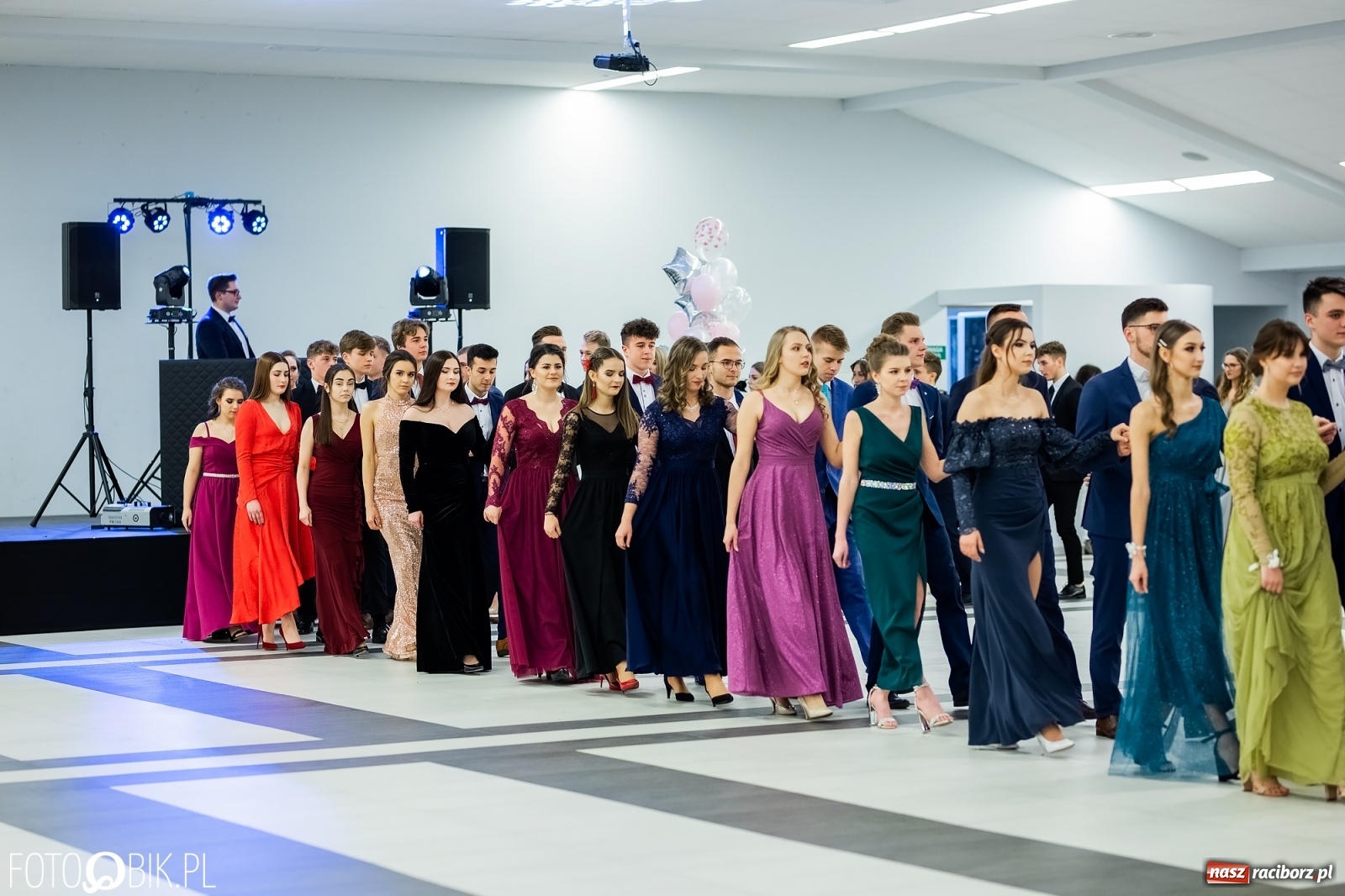 Zdjęcie w galerii na portalu naszraciborz.pl: Bal maturalny II LO w Zakrzowie [FOTO i WIDEO] wiadomości z regionu