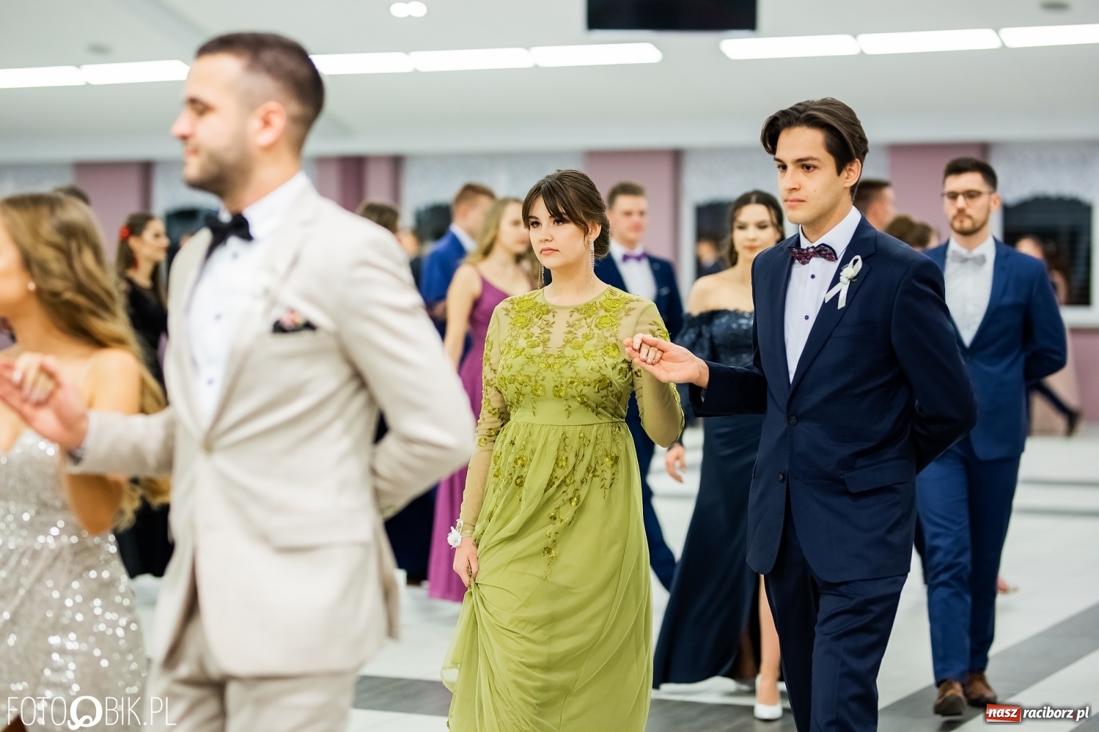 Zdjęcie w galerii na portalu naszraciborz.pl: Bal maturalny II LO w Zakrzowie [FOTO i WIDEO] wiadomości z regionu