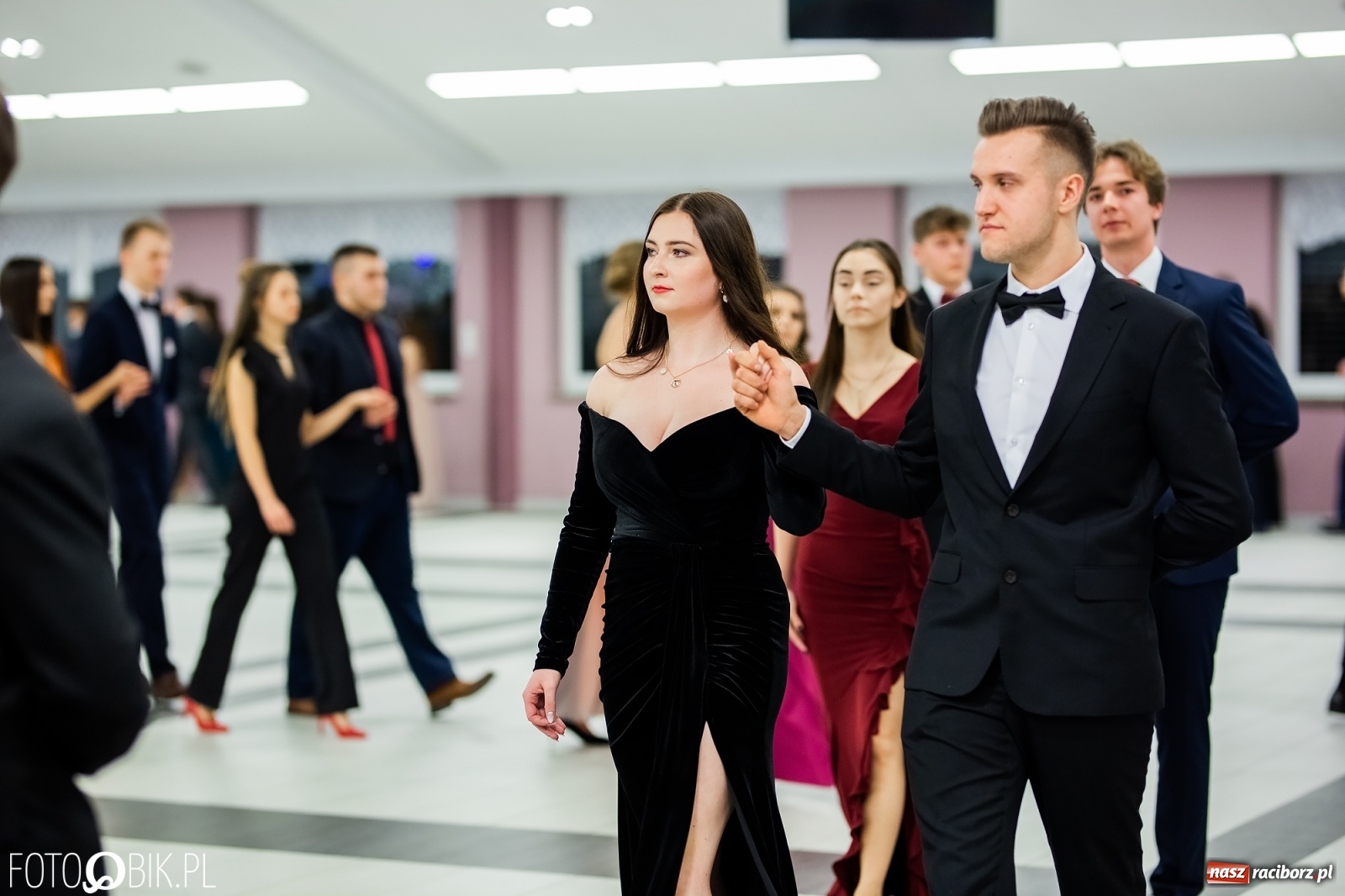 Zdjęcie w galerii na portalu naszraciborz.pl: Bal maturalny II LO w Zakrzowie [FOTO i WIDEO] wiadomości z regionu