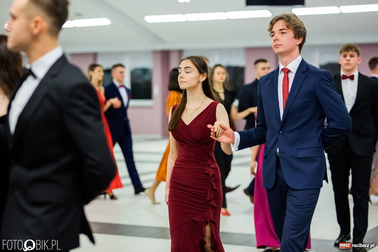 Zdjęcie w galerii na portalu naszraciborz.pl: Bal maturalny II LO w Zakrzowie [FOTO i WIDEO] wiadomości z regionu