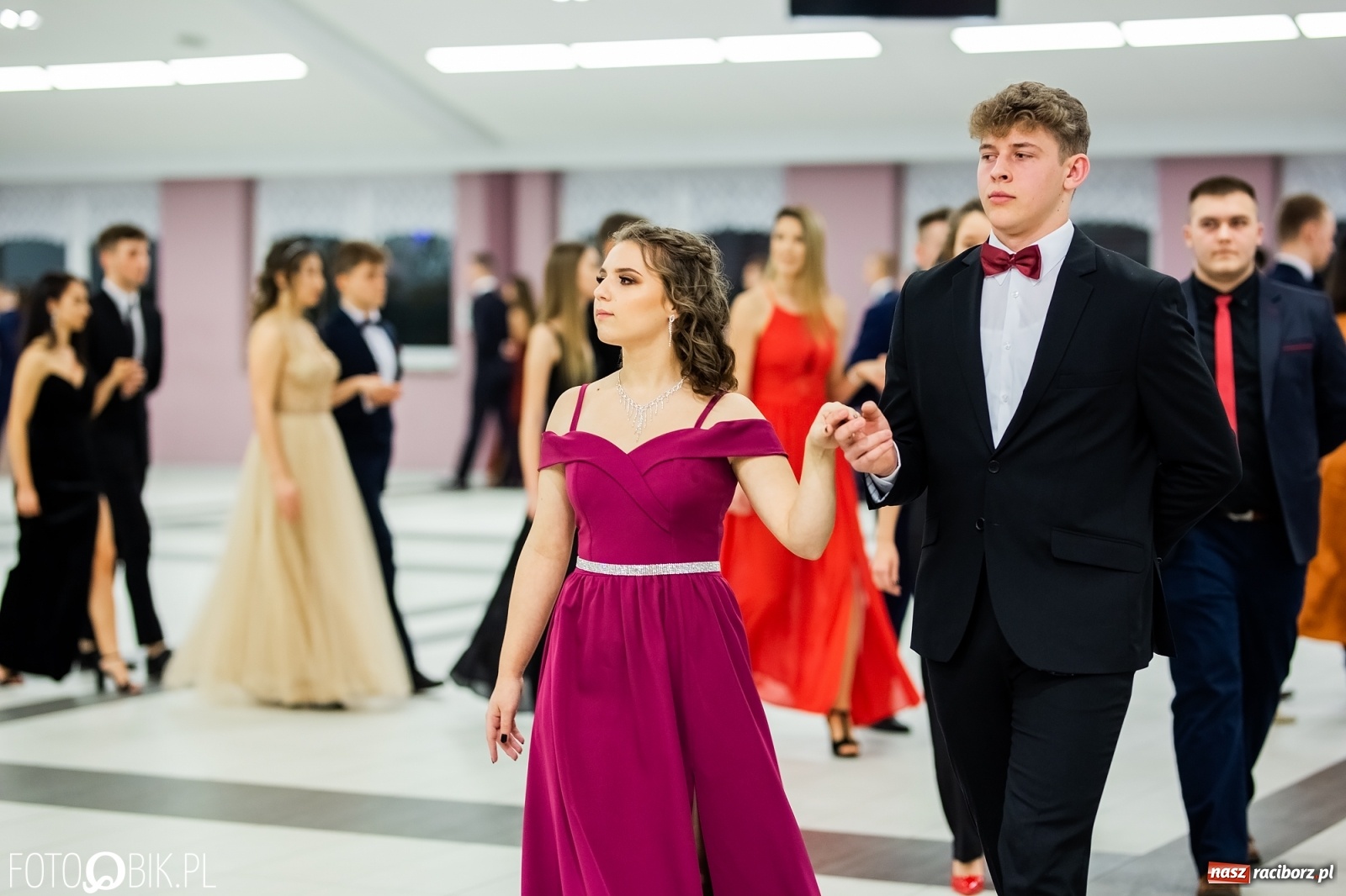 Zdjęcie w galerii na portalu naszraciborz.pl: Bal maturalny II LO w Zakrzowie [FOTO i WIDEO] wiadomości z regionu