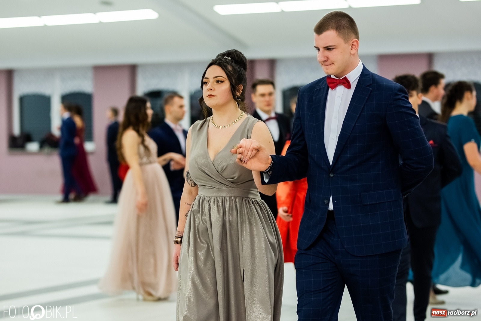 Zdjęcie w galerii na portalu naszraciborz.pl: Bal maturalny II LO w Zakrzowie [FOTO i WIDEO] wiadomości z regionu