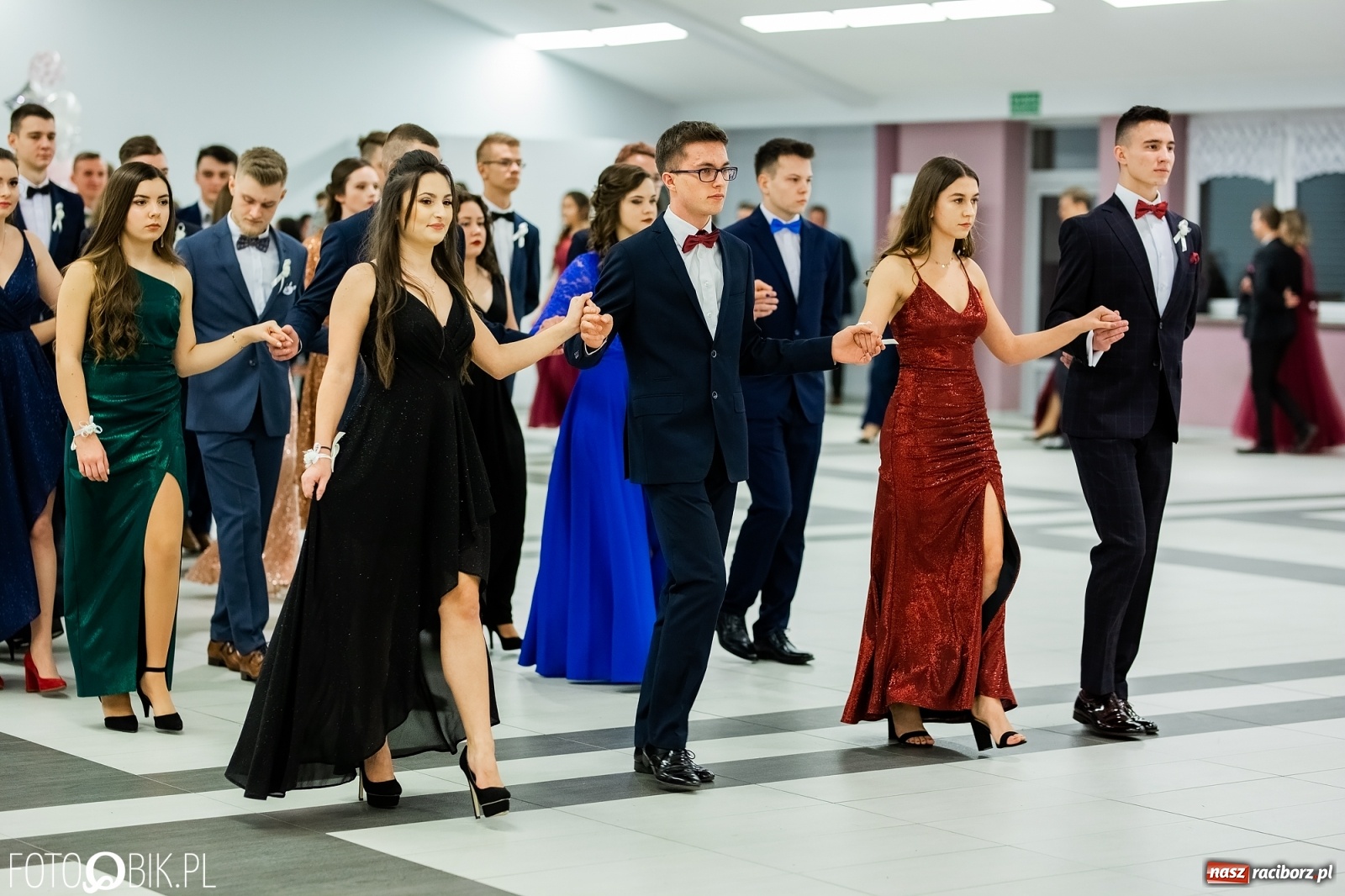 Zdjęcie w galerii na portalu naszraciborz.pl: Bal maturalny II LO w Zakrzowie [FOTO i WIDEO] wiadomości z regionu