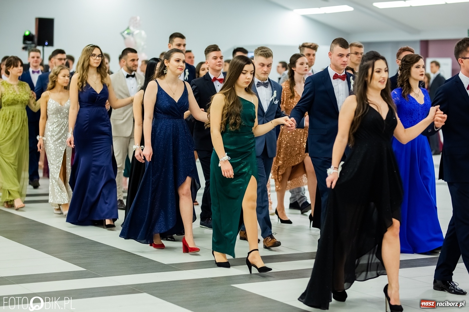 Zdjęcie w galerii na portalu naszraciborz.pl: Bal maturalny II LO w Zakrzowie [FOTO i WIDEO] wiadomości z regionu