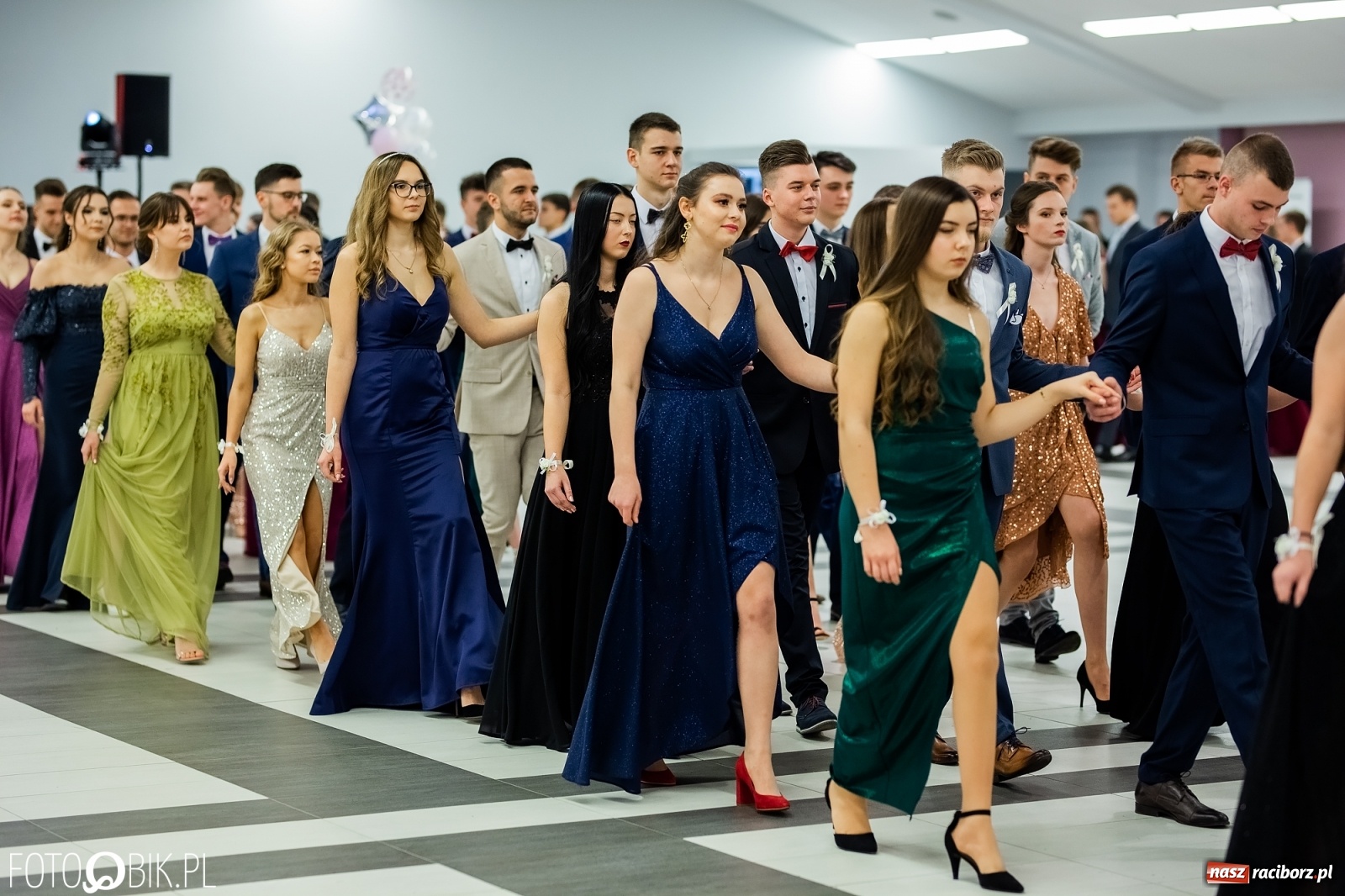 Zdjęcie w galerii na portalu naszraciborz.pl: Bal maturalny II LO w Zakrzowie [FOTO i WIDEO] wiadomości z regionu