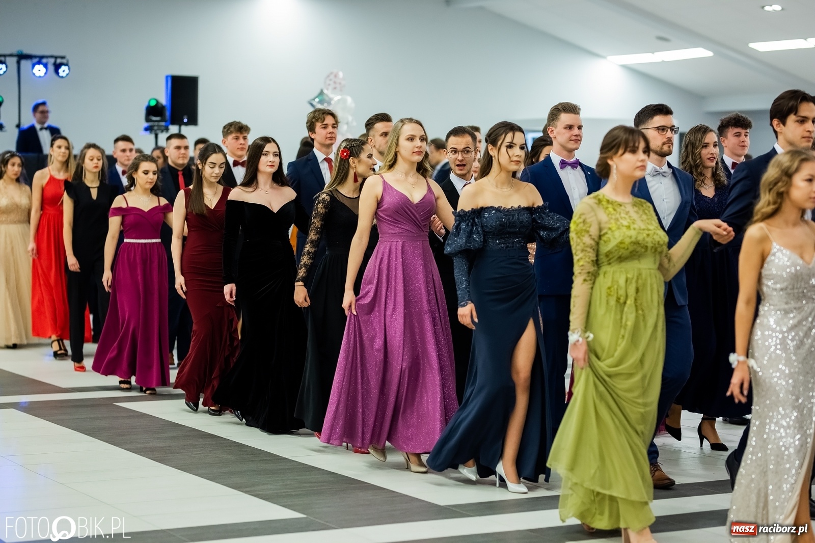 Zdjęcie w galerii na portalu naszraciborz.pl: Bal maturalny II LO w Zakrzowie [FOTO i WIDEO] wiadomości z regionu