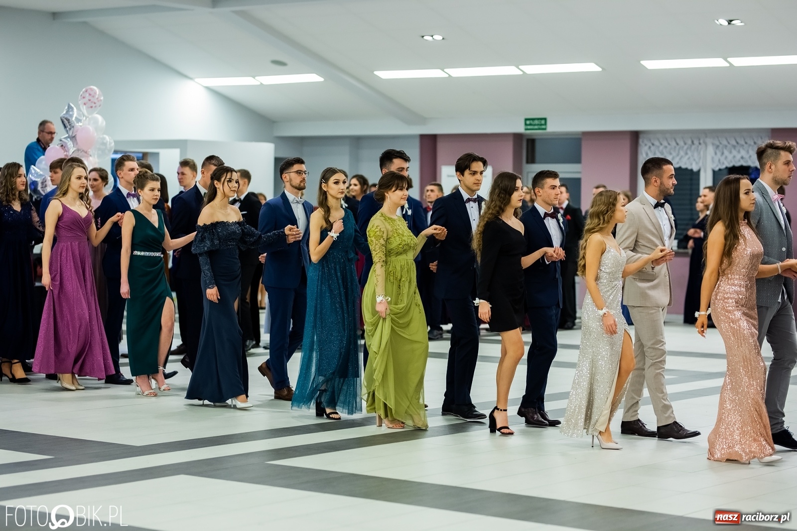 Zdjęcie w galerii na portalu naszraciborz.pl: Bal maturalny II LO w Zakrzowie [FOTO i WIDEO] wiadomości z regionu