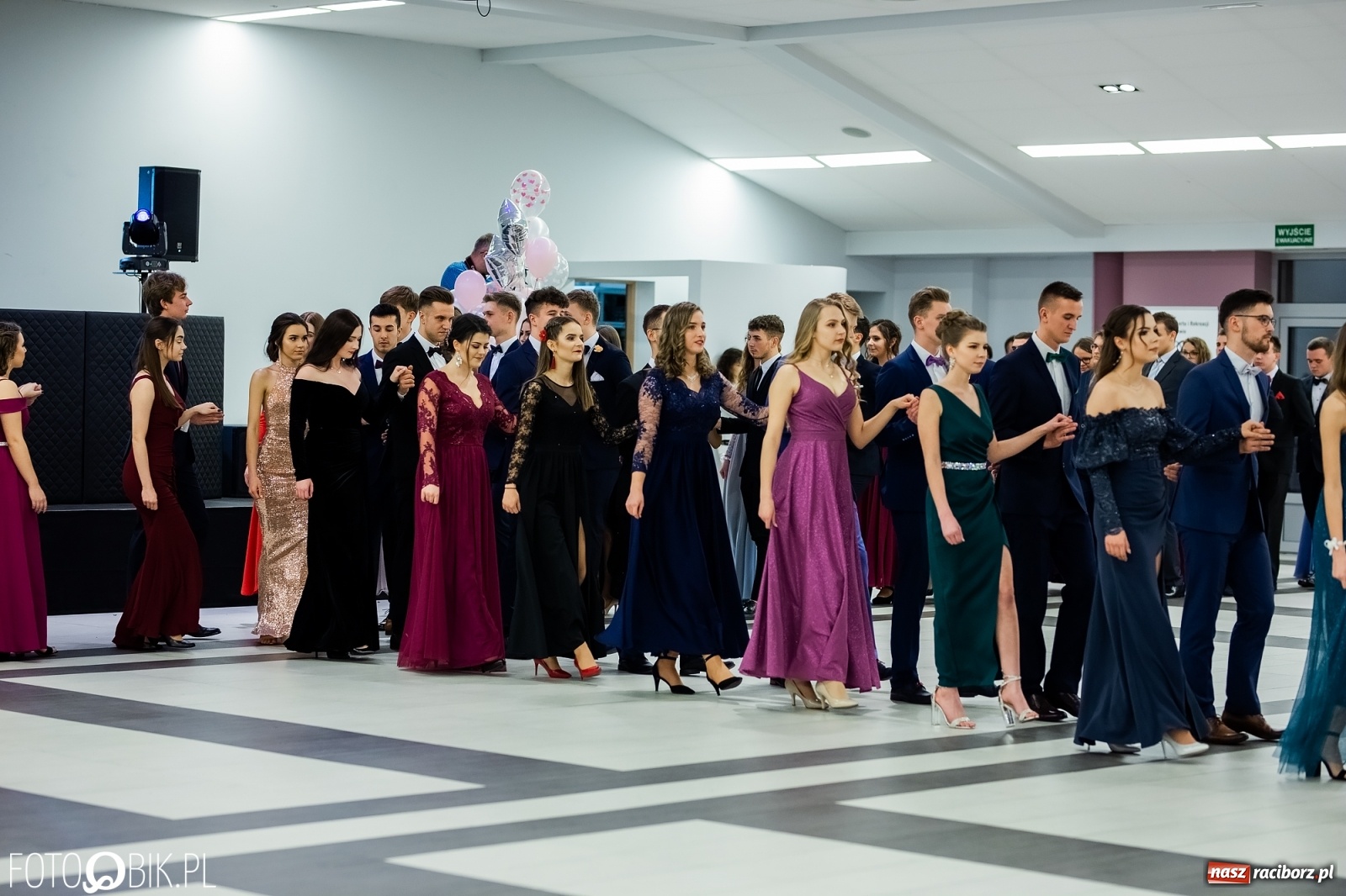 Zdjęcie w galerii na portalu naszraciborz.pl: Bal maturalny II LO w Zakrzowie [FOTO i WIDEO] wiadomości z regionu