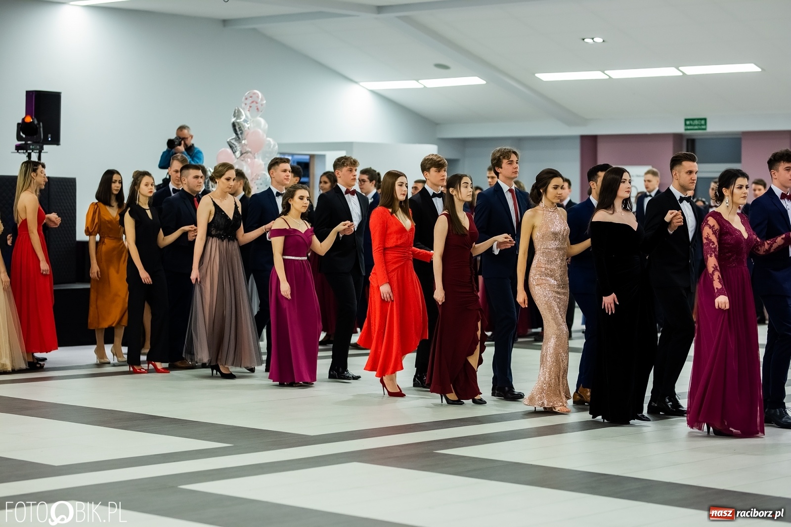 Zdjęcie w galerii na portalu naszraciborz.pl: Bal maturalny II LO w Zakrzowie [FOTO i WIDEO] wiadomości z regionu