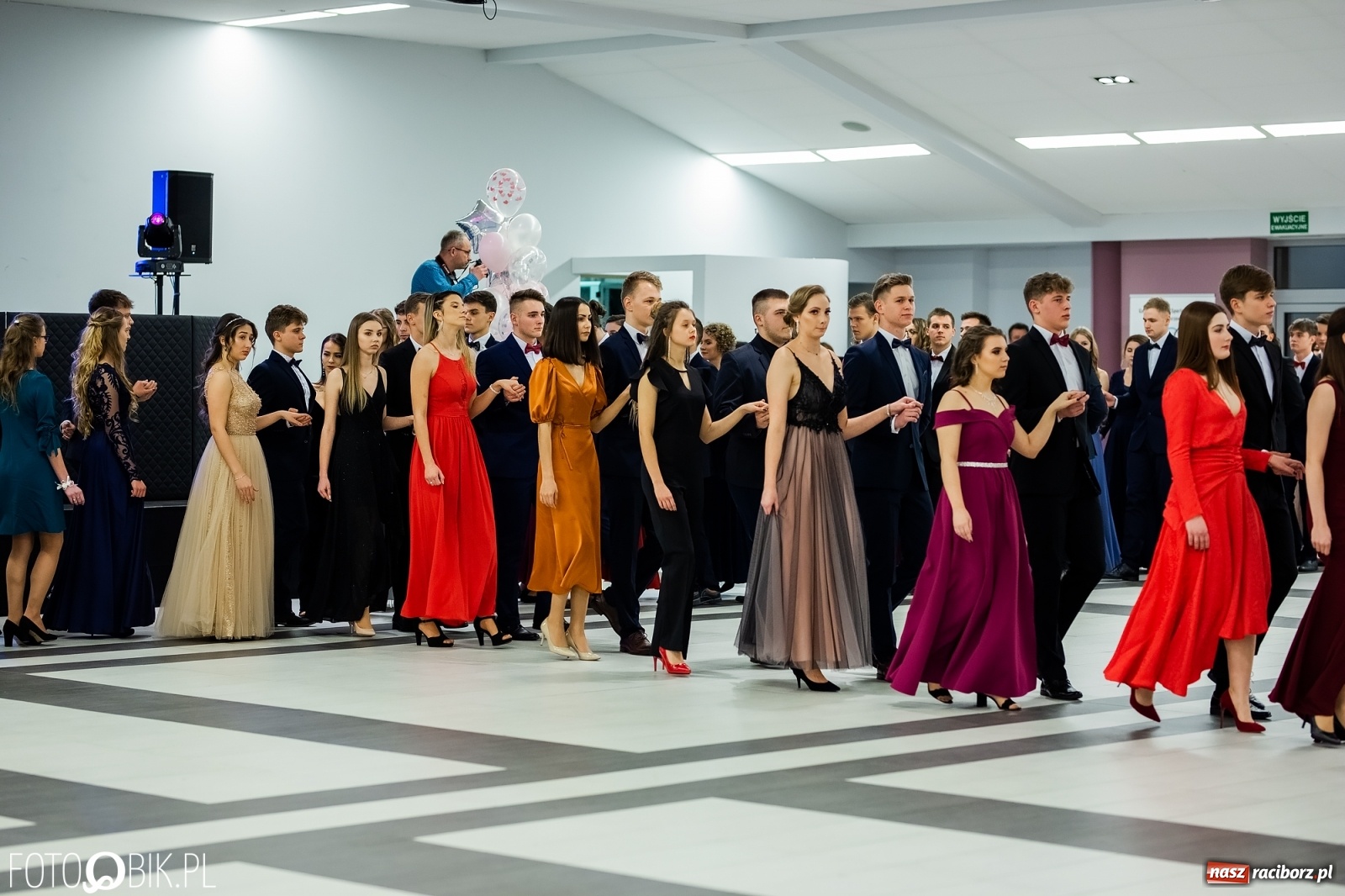 Zdjęcie w galerii na portalu naszraciborz.pl: Bal maturalny II LO w Zakrzowie [FOTO i WIDEO] wiadomości z regionu