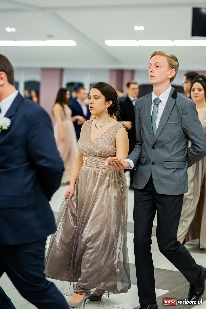 Zdjęcie w galerii na portalu naszraciborz.pl: Bal maturalny II LO w Zakrzowie [FOTO i WIDEO] wiadomości z regionu