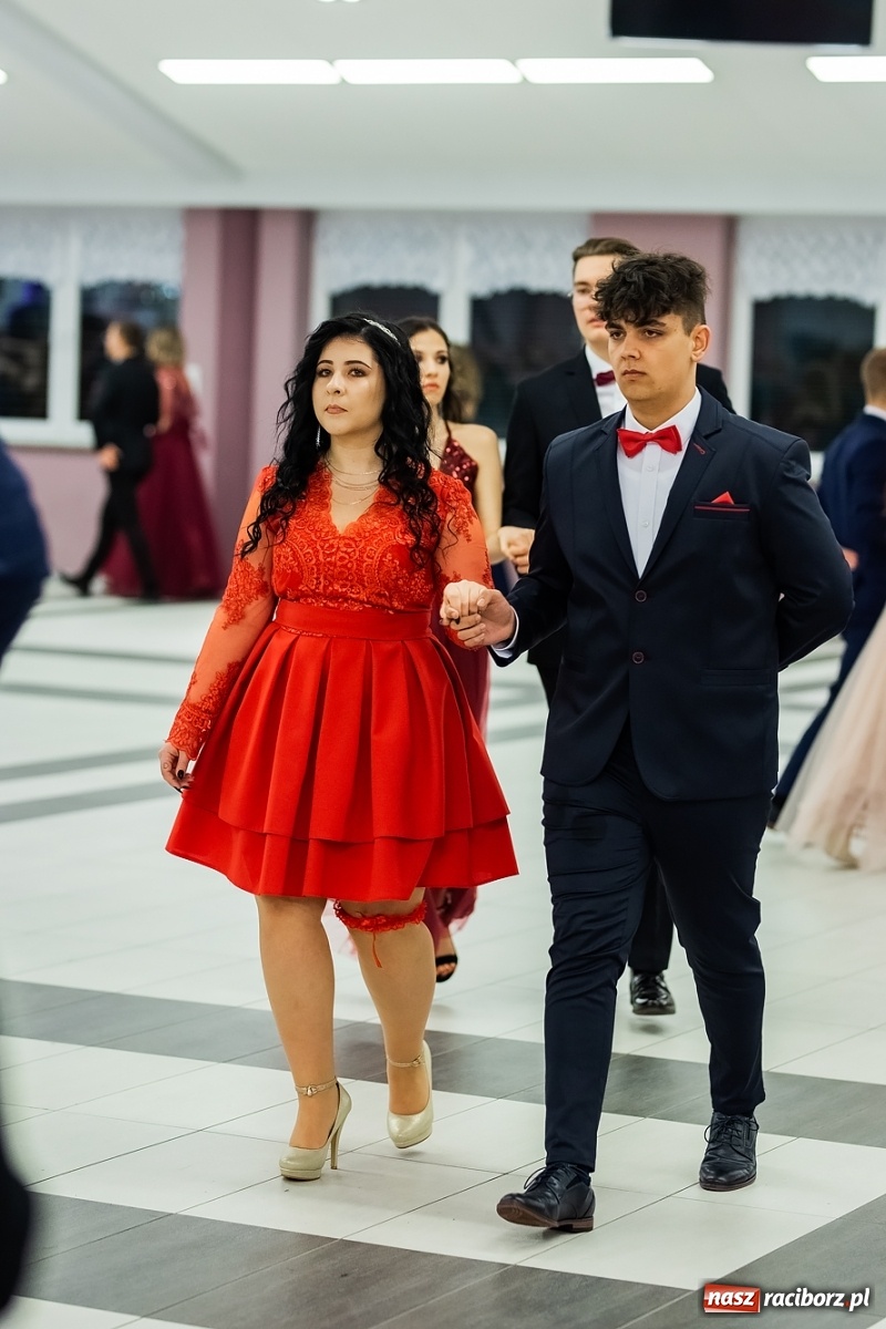 Zdjęcie w galerii na portalu naszraciborz.pl: Bal maturalny II LO w Zakrzowie [FOTO i WIDEO] wiadomości z regionu