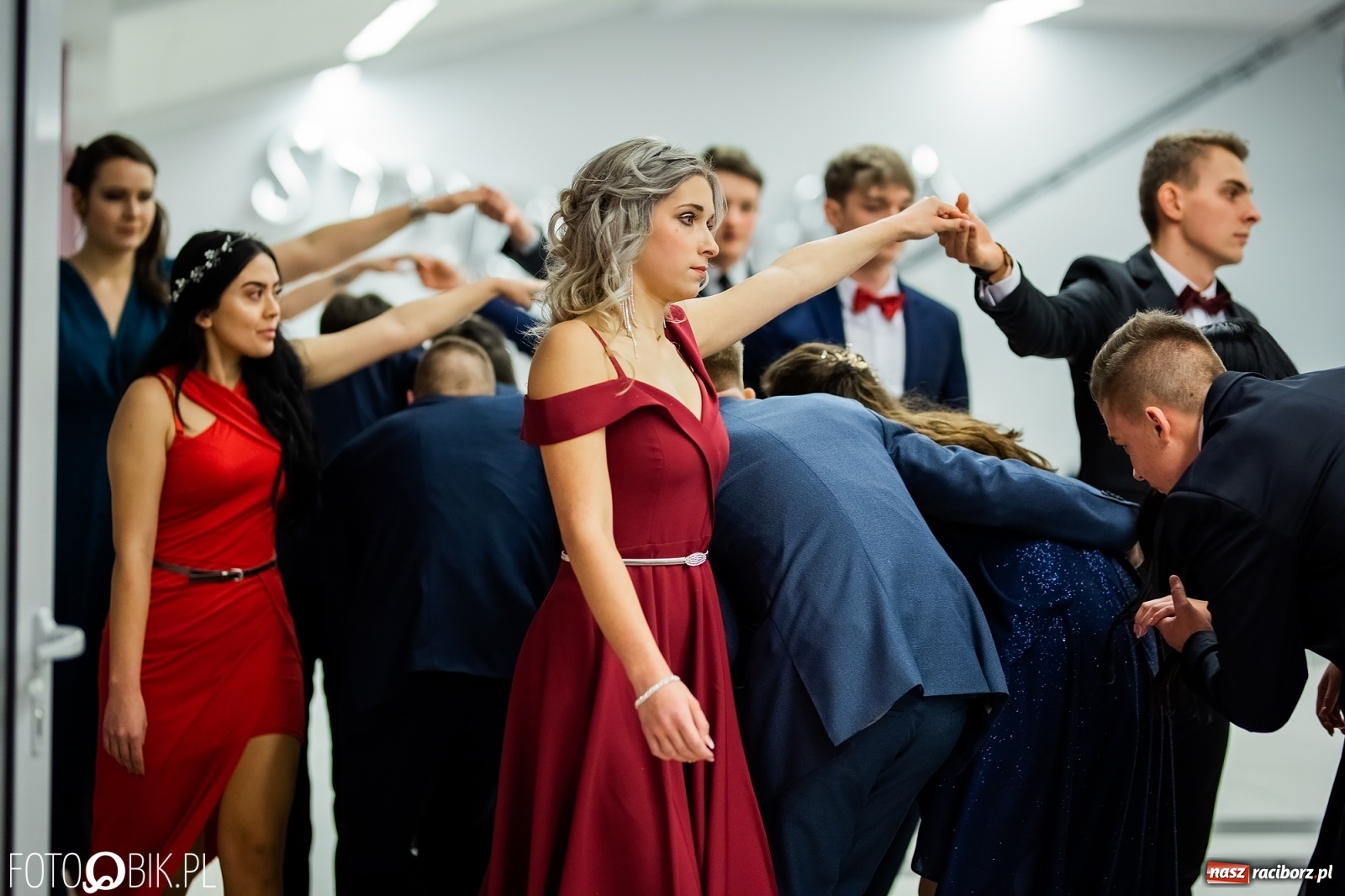 Zdjęcie w galerii na portalu naszraciborz.pl: Bal maturalny II LO w Zakrzowie [FOTO i WIDEO] wiadomości z regionu