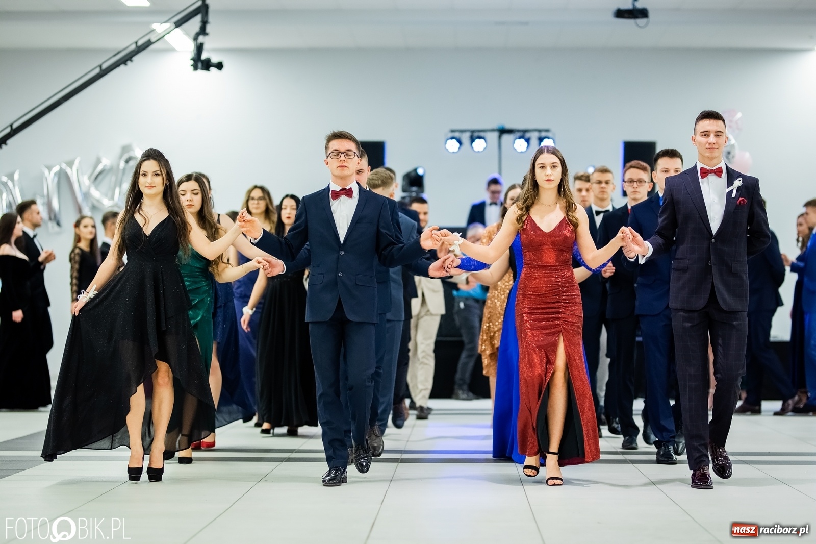 Zdjęcie w galerii na portalu naszraciborz.pl: Bal maturalny II LO w Zakrzowie [FOTO i WIDEO] wiadomości z regionu