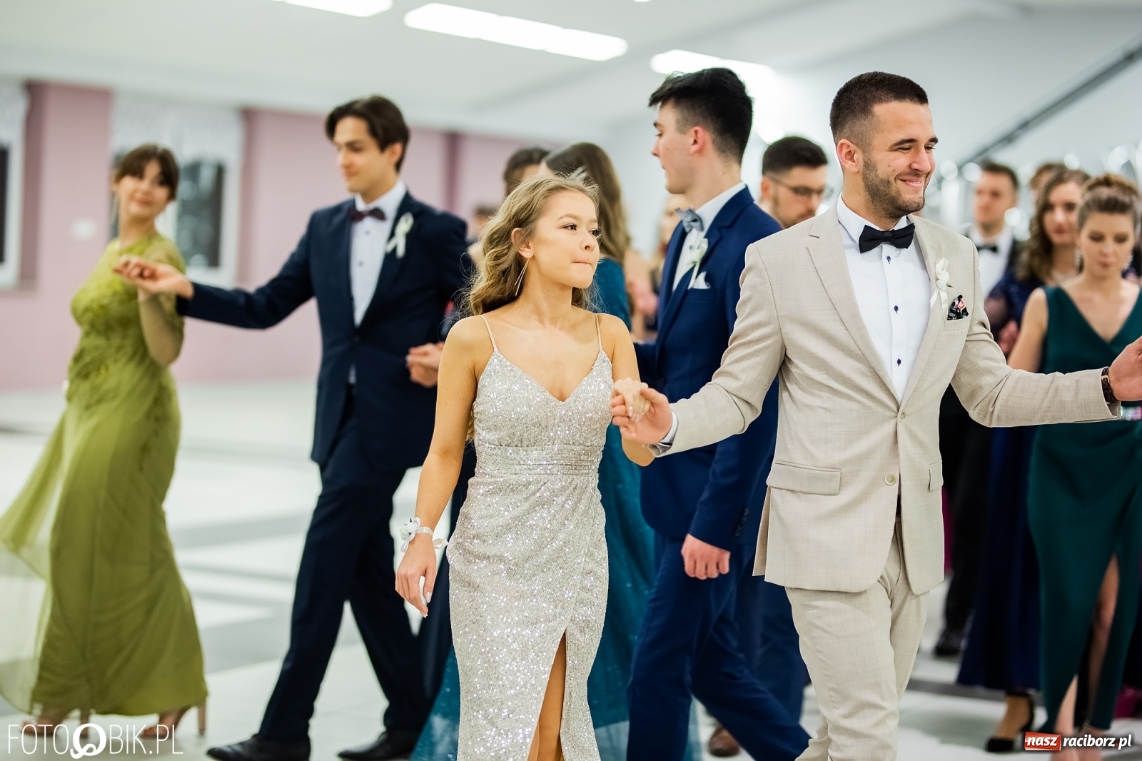 Zdjęcie w galerii na portalu naszraciborz.pl: Bal maturalny II LO w Zakrzowie [FOTO i WIDEO] wiadomości z regionu