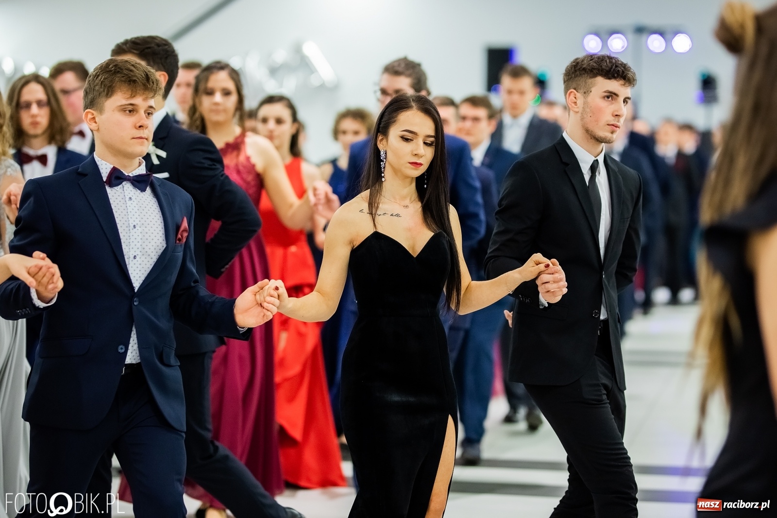 Zdjęcie w galerii na portalu naszraciborz.pl: Bal maturalny II LO w Zakrzowie [FOTO i WIDEO] wiadomości z regionu