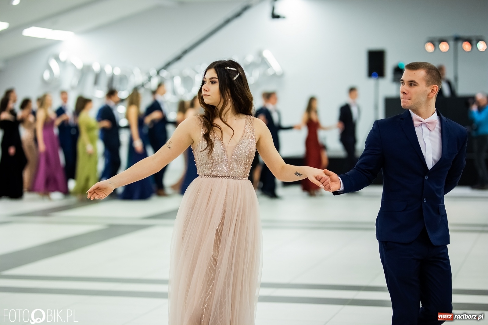 Zdjęcie w galerii na portalu naszraciborz.pl: Bal maturalny II LO w Zakrzowie [FOTO i WIDEO] wiadomości z regionu