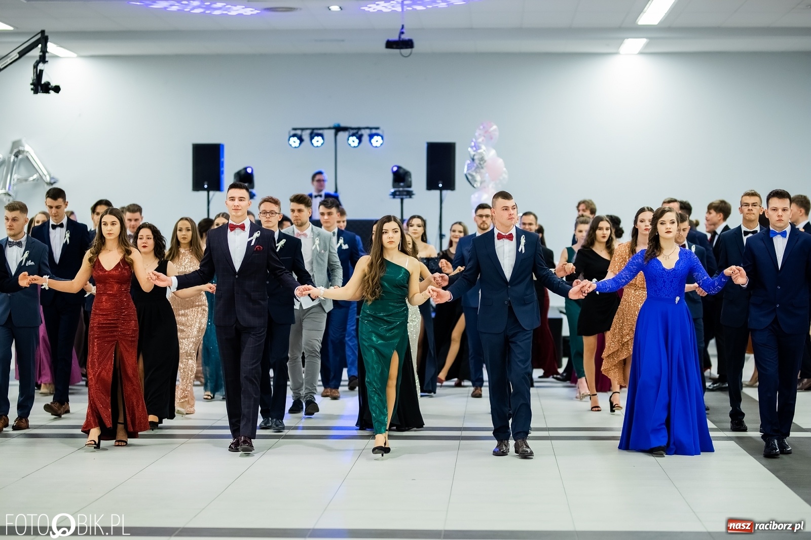 Zdjęcie w galerii na portalu naszraciborz.pl: Bal maturalny II LO w Zakrzowie [FOTO i WIDEO] wiadomości z regionu