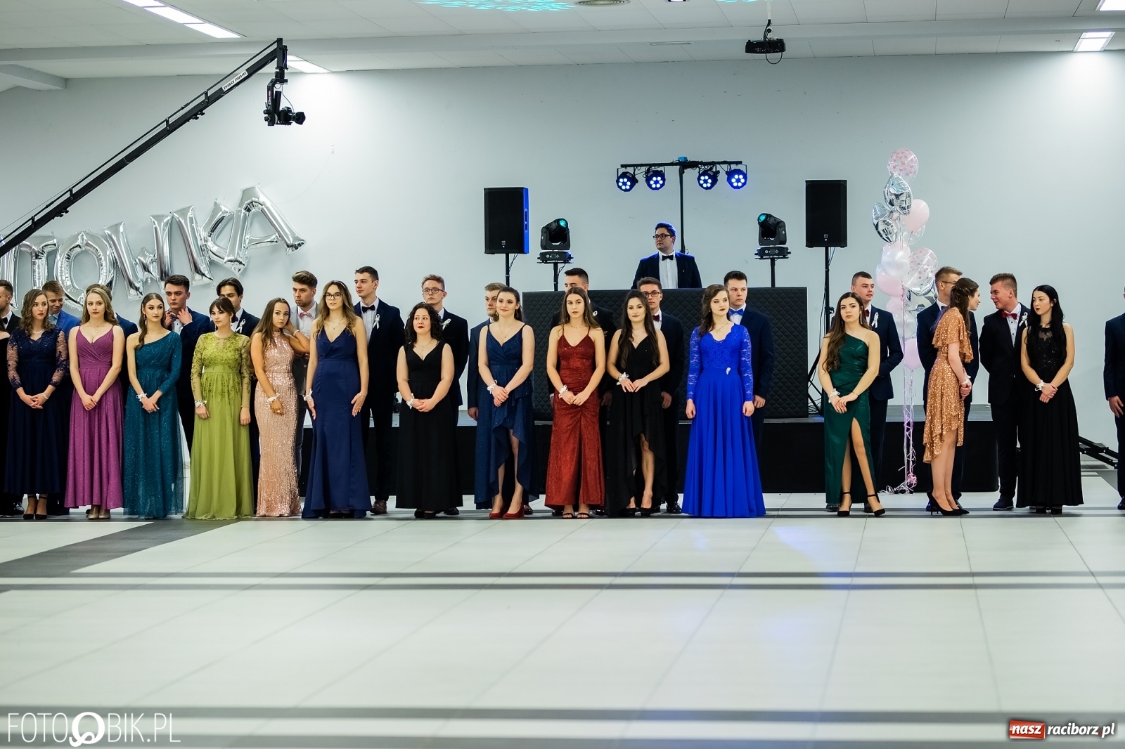 Zdjęcie w galerii na portalu naszraciborz.pl: Bal maturalny II LO w Zakrzowie [FOTO i WIDEO] wiadomości z regionu