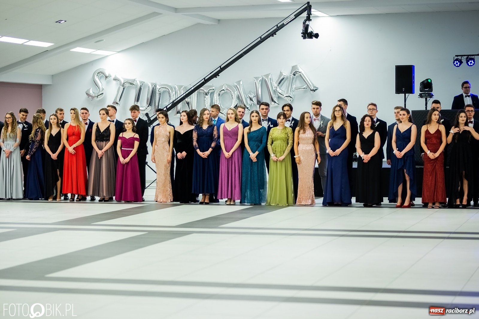 Zdjęcie w galerii na portalu naszraciborz.pl: Bal maturalny II LO w Zakrzowie [FOTO i WIDEO] wiadomości z regionu
