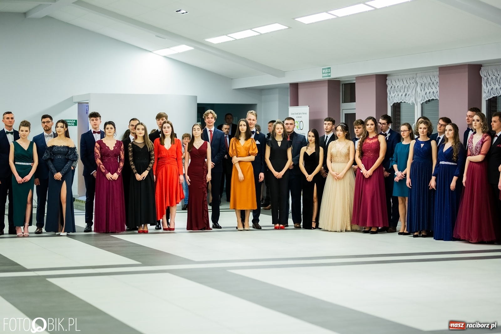 Zdjęcie w galerii na portalu naszraciborz.pl: Bal maturalny II LO w Zakrzowie [FOTO i WIDEO] wiadomości z regionu